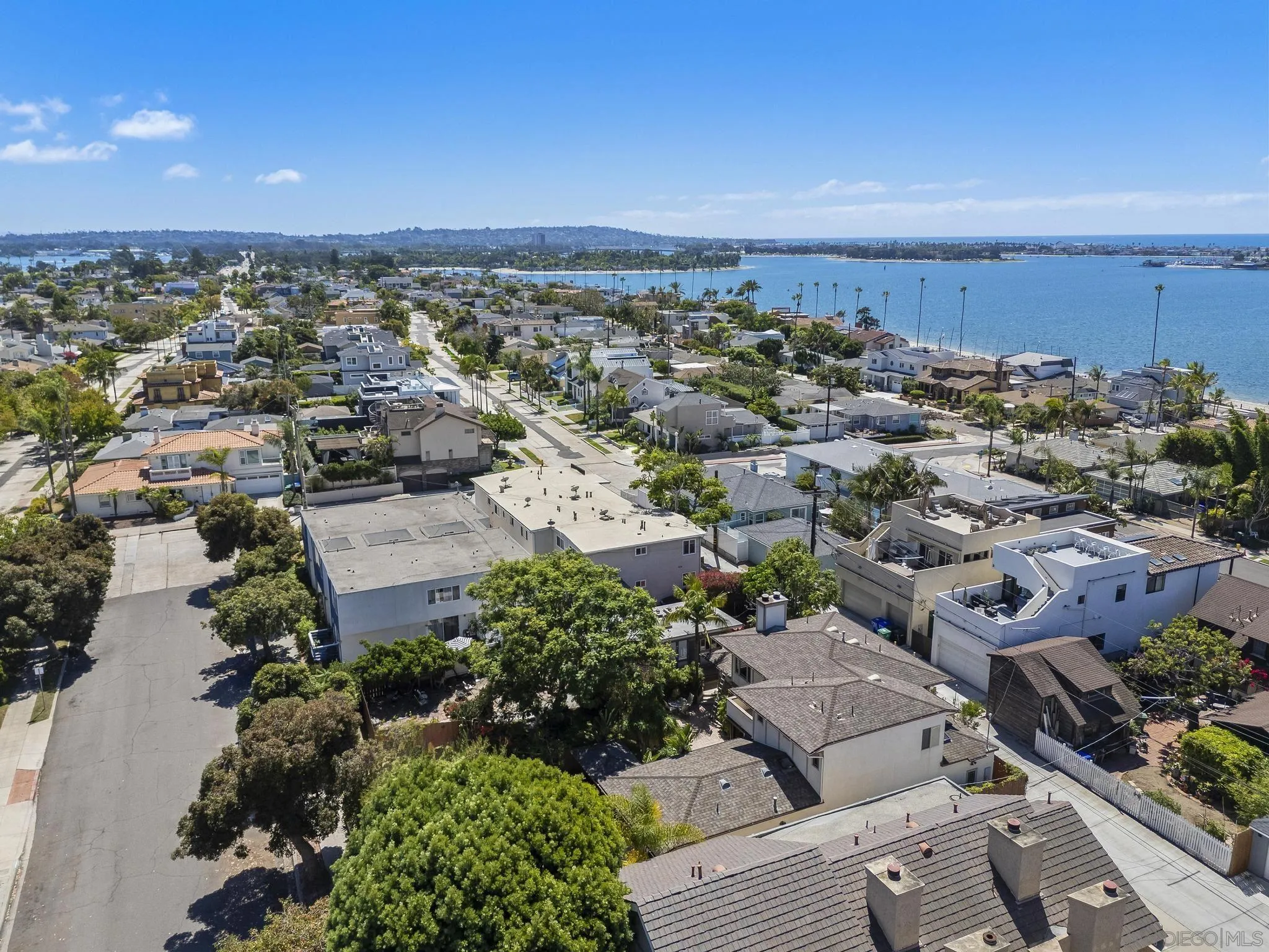 https://cdn.realtyfeed.com/cdn/127/250038773/c58b65def05b2b550d39c7aedc68a3f2.webp