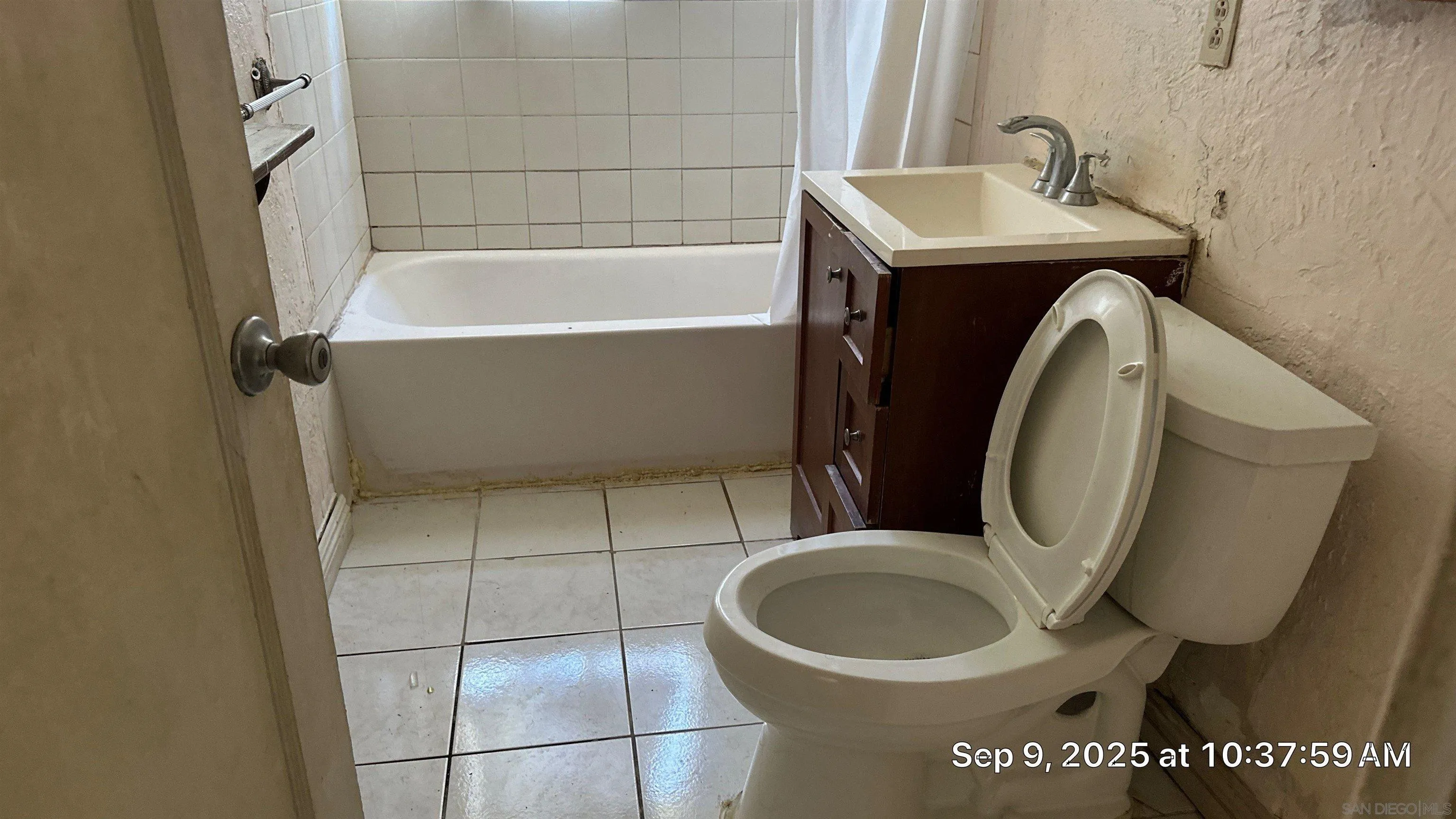 https://cdn.realtyfeed.com/cdn/127/250038785/abc5b14d53aed2e9d34d02820e1abcaf.webp