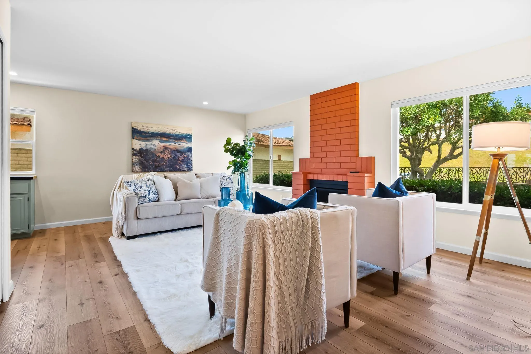 https://cdn.realtyfeed.com/cdn/127/250038786/94e7fcea0e286334251a532f7ffa6036.webp