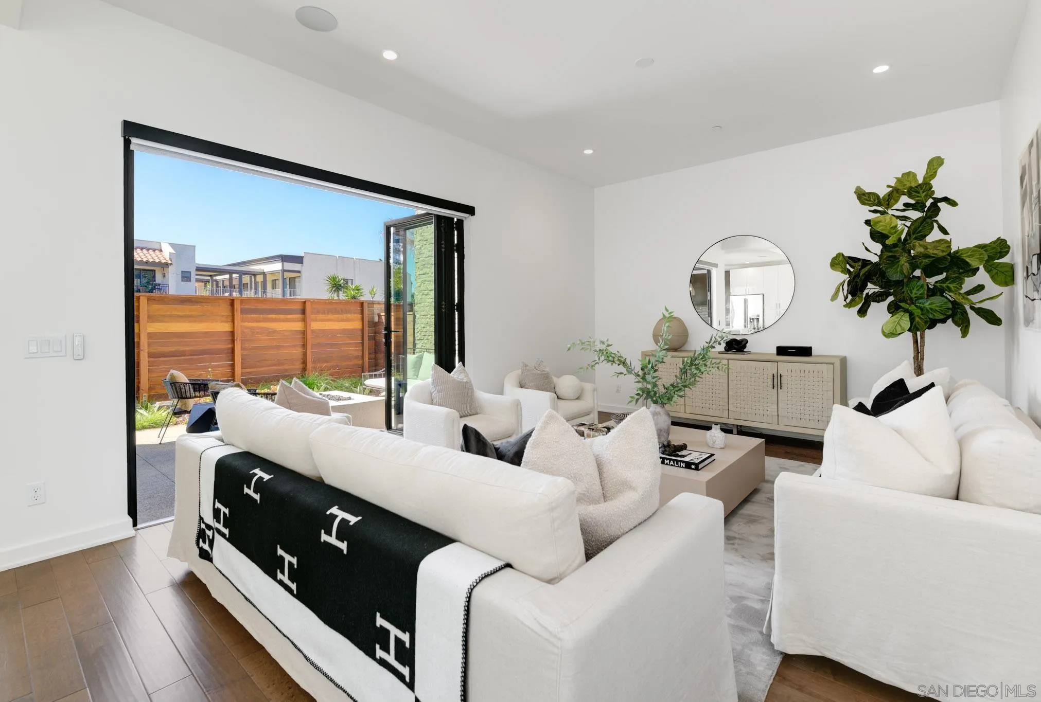 Photo #5: 250038788 Listing 