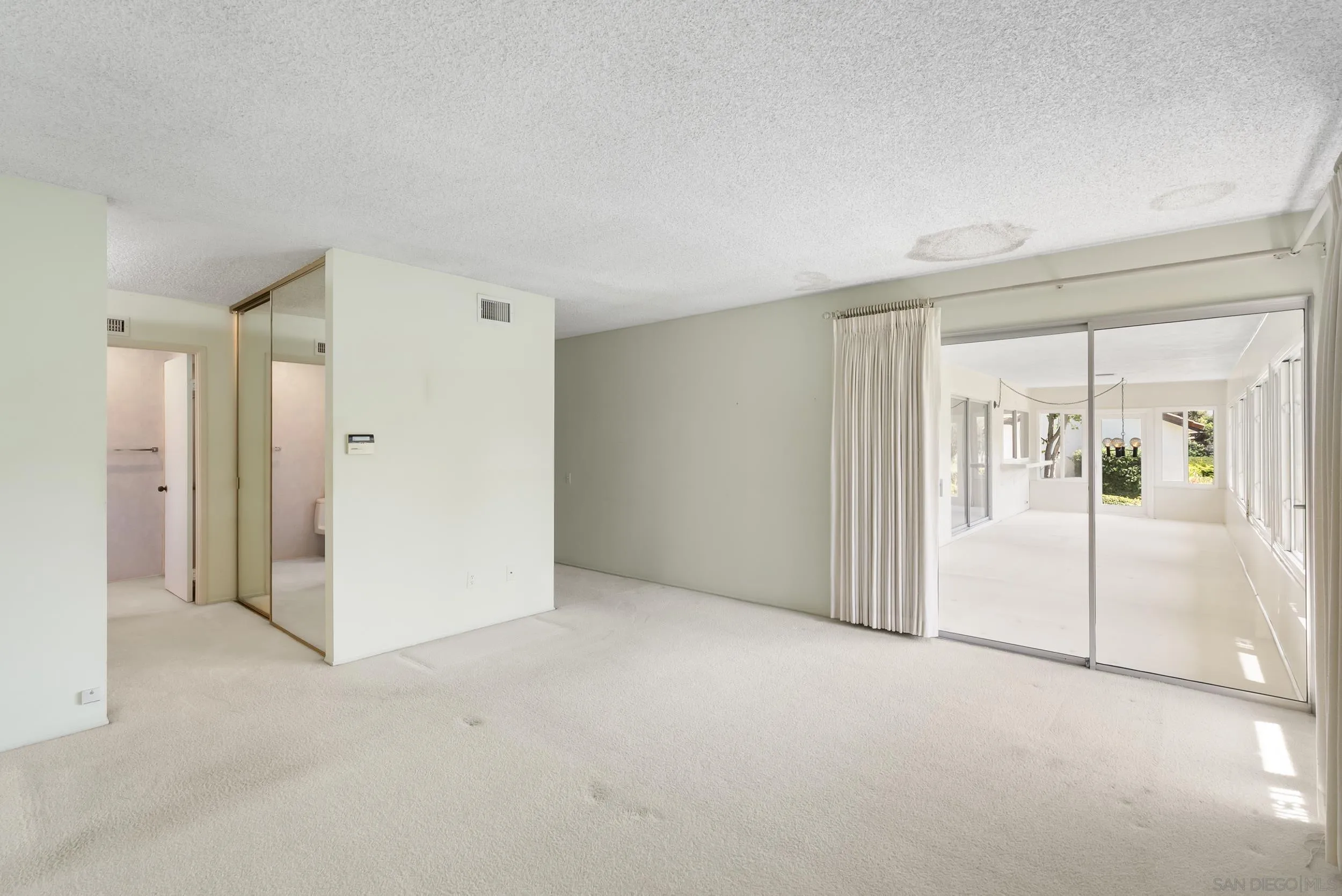https://cdn.realtyfeed.com/cdn/127/250038791/30b7e45ee802d1b2cd464c1b302d705d.webp