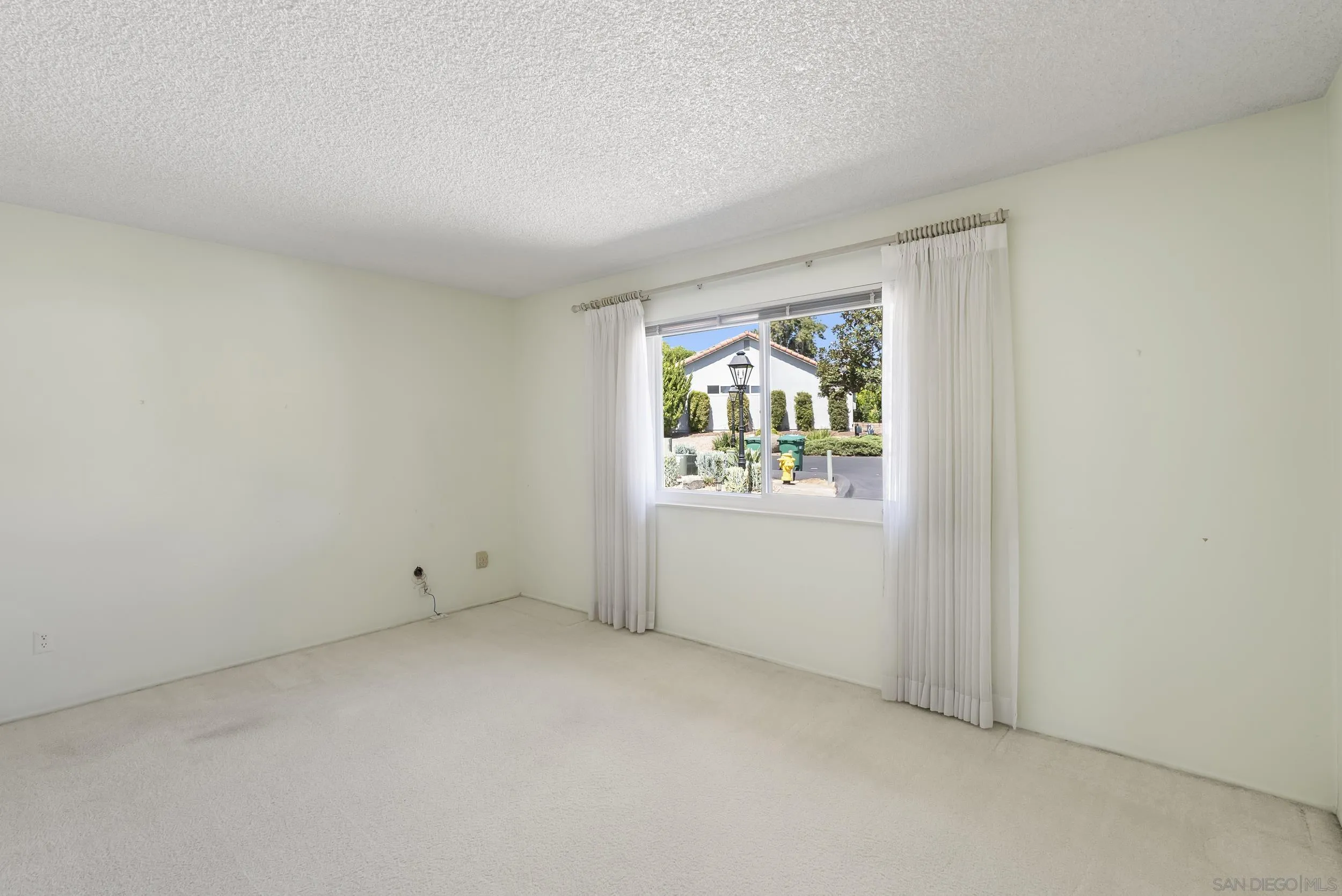 https://cdn.realtyfeed.com/cdn/127/250038791/7dbcc4b4b16e6cc973bae19e2d2181a5.webp