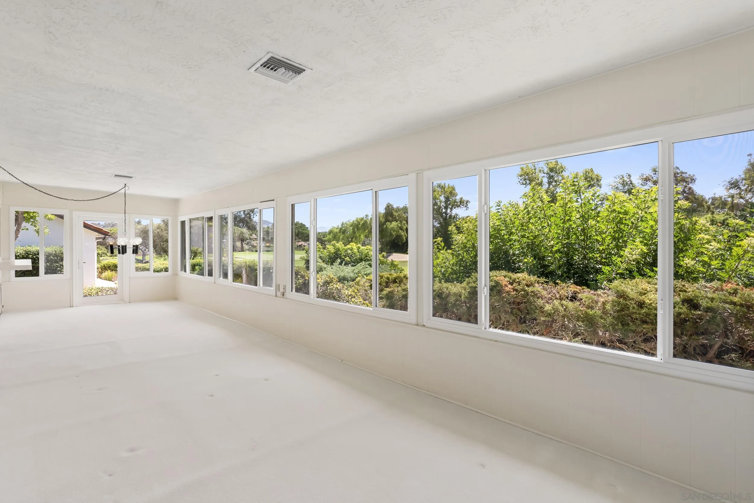 https://cdn.realtyfeed.com/cdn/127/250038791/a9e94f07f40891338529c8e8f9cf10d9.webp
