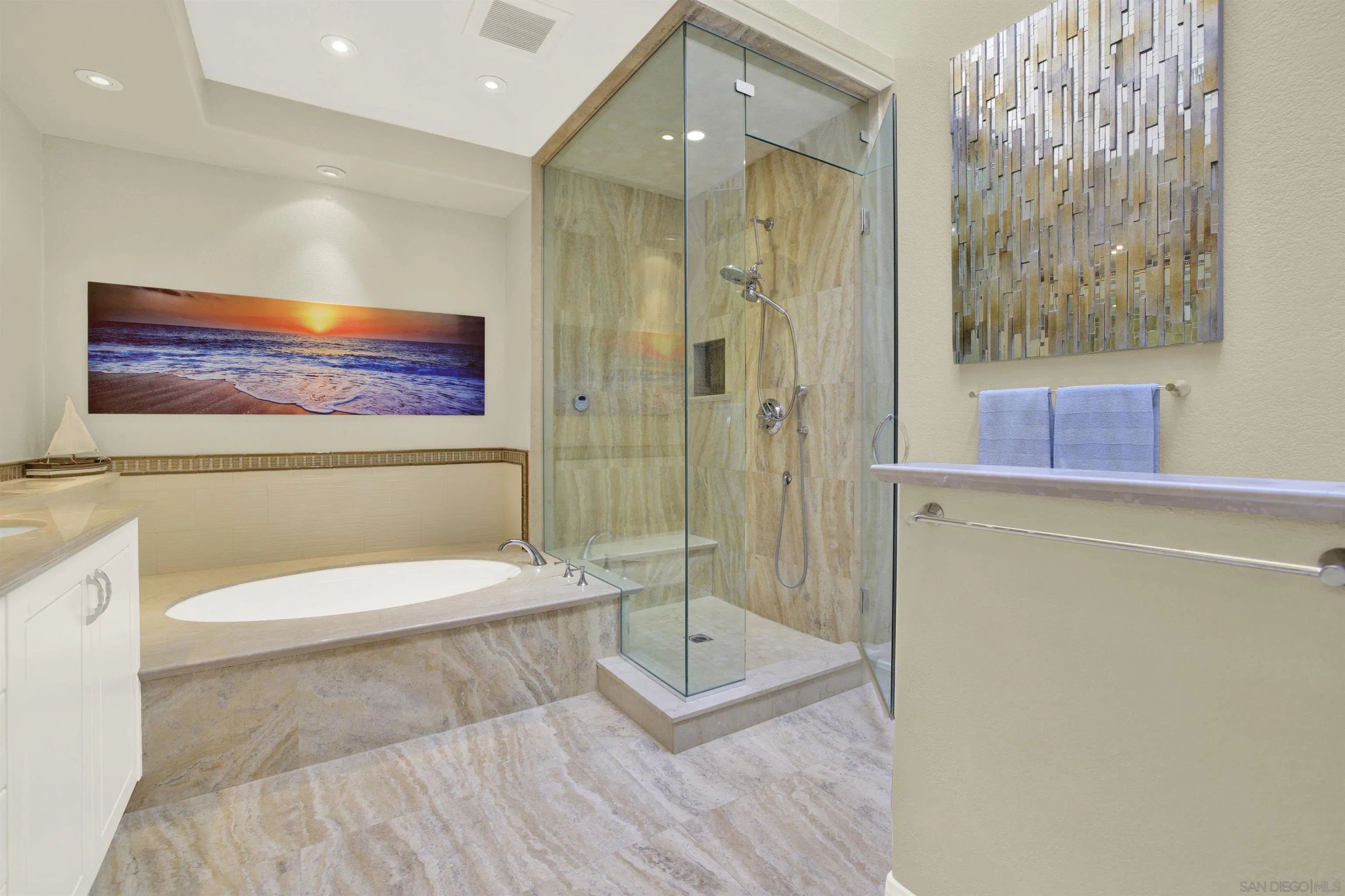 https://cdn.realtyfeed.com/cdn/127/250038792/f8269922d9b1a71e4b6f44e653428f5d.webp
