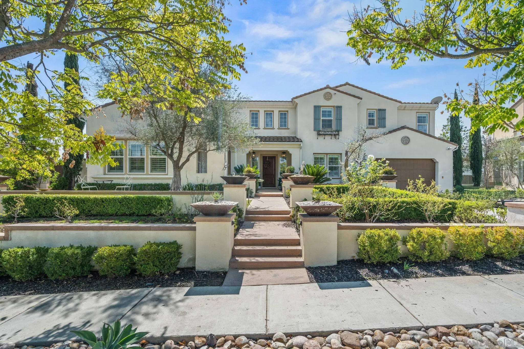 https://cdn.realtyfeed.com/cdn/127/250038795/594c10b37e5d10348ba8f30bc9416db5.webp