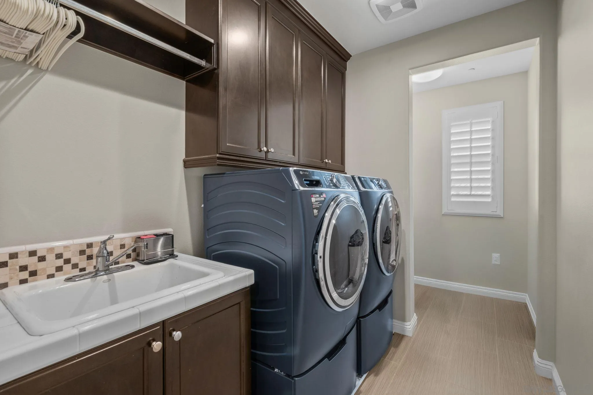 https://cdn.realtyfeed.com/cdn/127/250038795/c48f54a182ee4249726ec9d5f14b9efc.webp