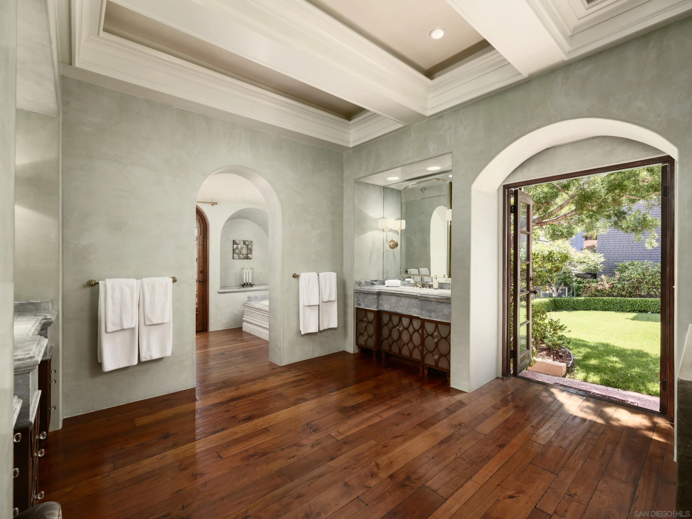 https://cdn.realtyfeed.com/cdn/127/250038797/6622aef263d3d44b8c6c661739d1c6a9.webp