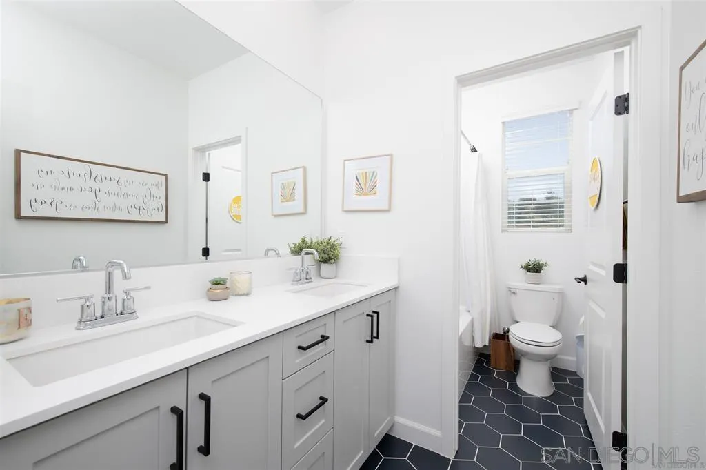 https://cdn.realtyfeed.com/cdn/127/250038811/e5449cab67f6492b47df9b6a1ef6fc59.webp