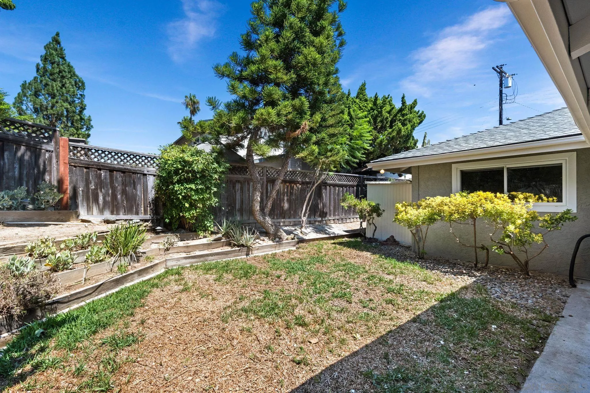 https://cdn.realtyfeed.com/cdn/127/250038814/a90b1bbaedeb788a667b74fc2e56384a.webp