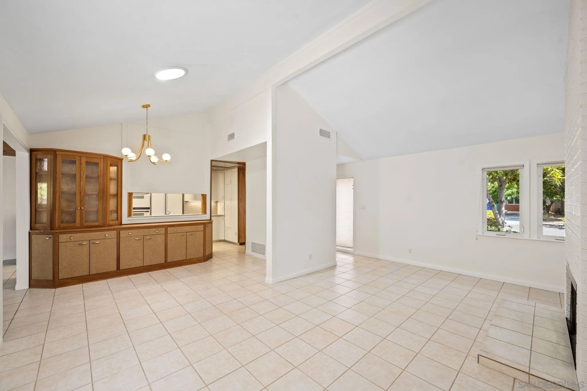 https://cdn.realtyfeed.com/cdn/127/250038814/c002e3b7519007015c3225a8a38a79e9.webp