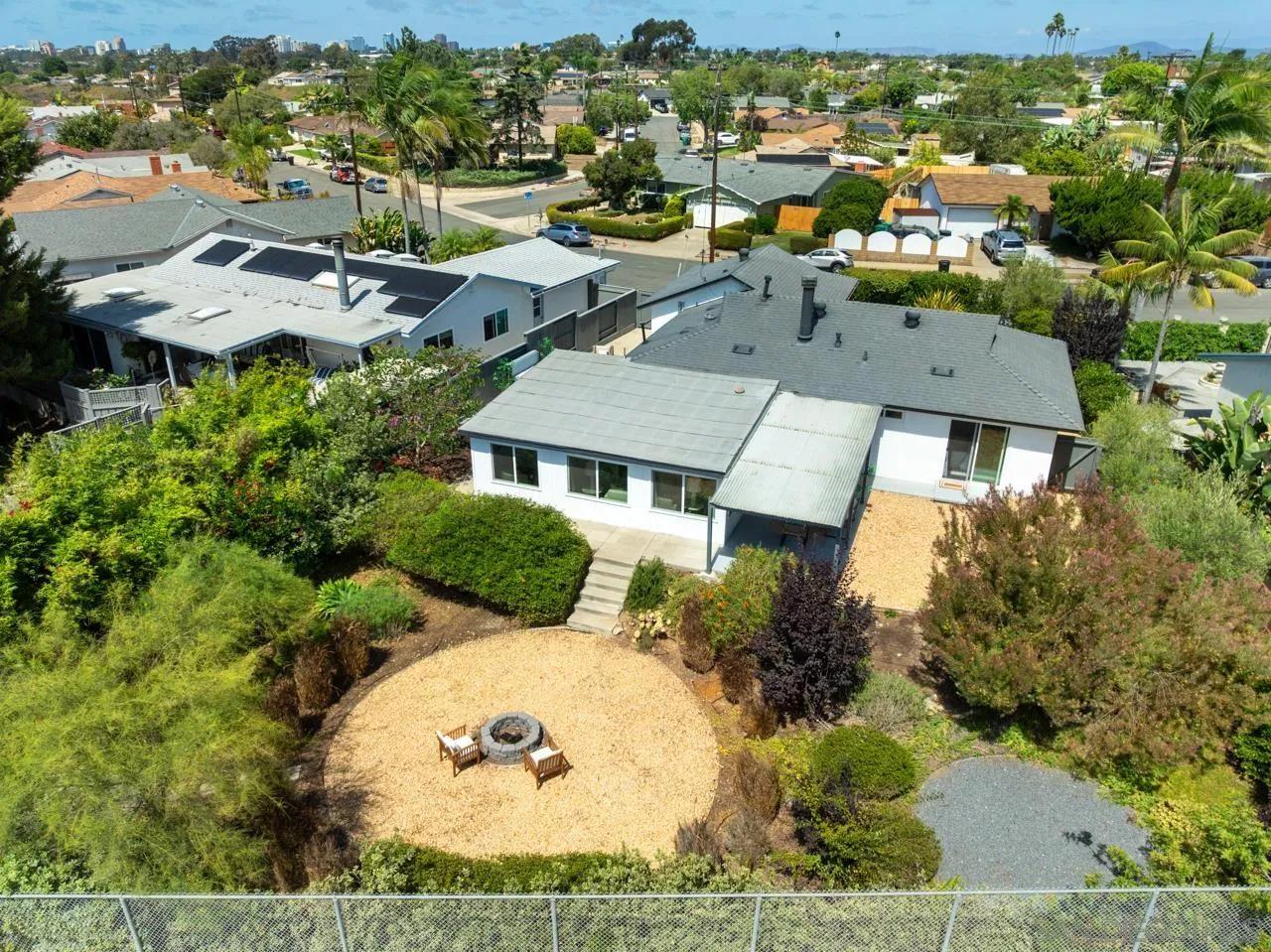 https://cdn.realtyfeed.com/cdn/127/250038822/8fb03a02ec7b2163b4e2d9b4fb62b09e.webp