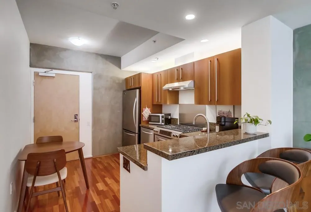 Photo #5: 250038835 Listing 