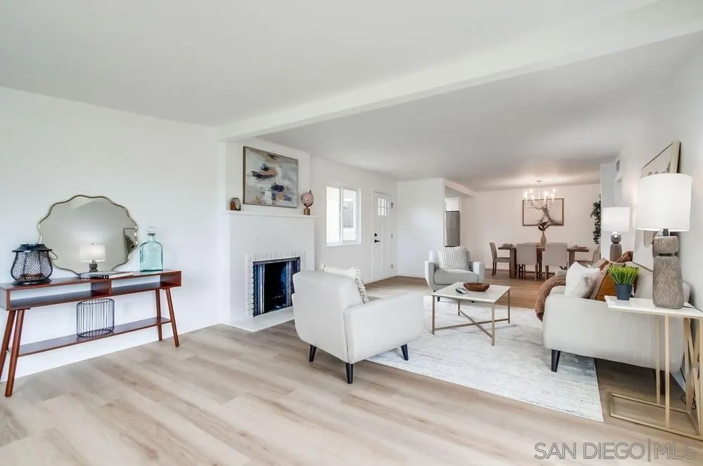 https://cdn.realtyfeed.com/cdn/127/250038844/7c4ca04109765209b1619fbfa33caa21.webp