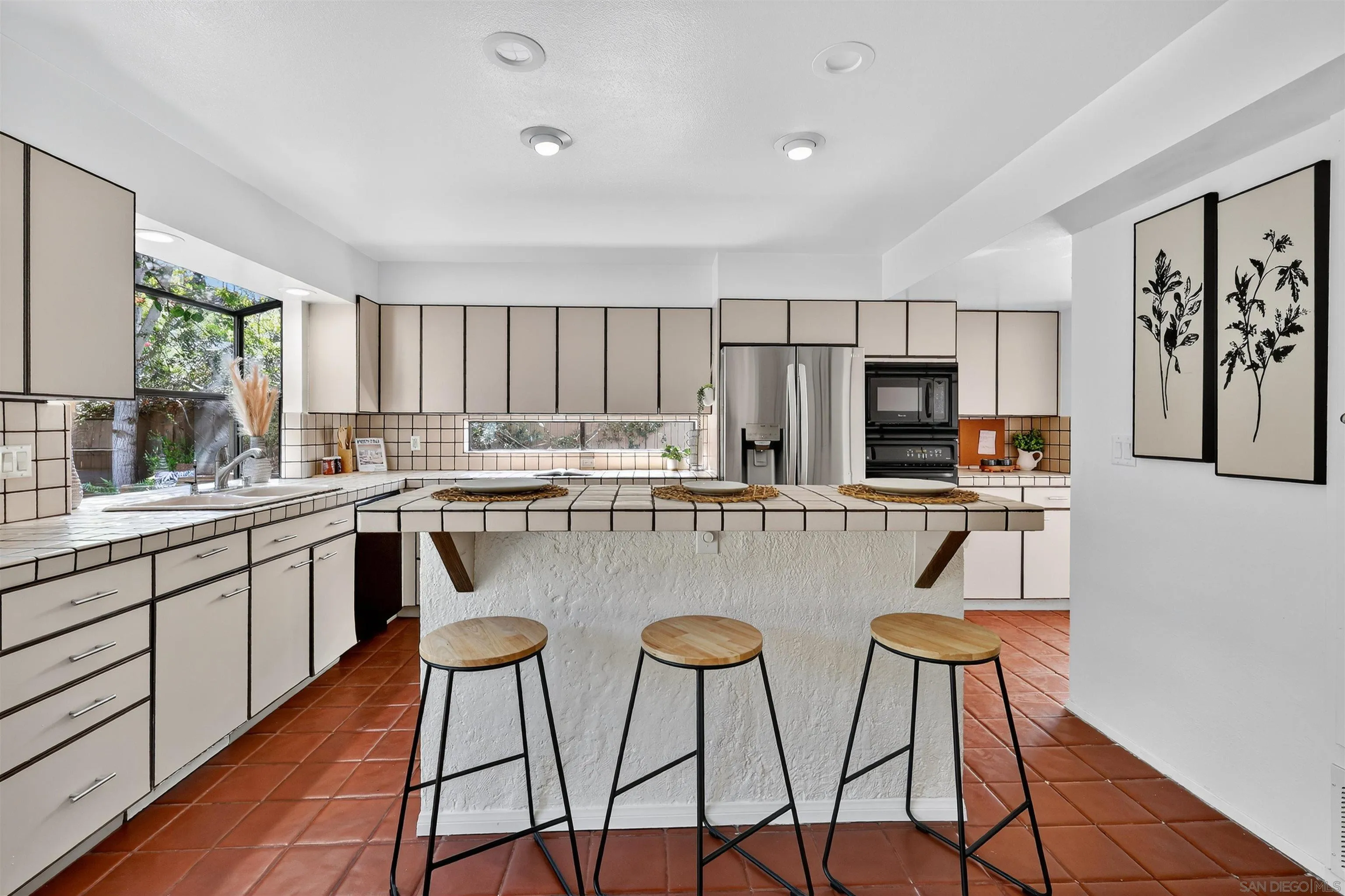https://cdn.realtyfeed.com/cdn/127/250038846/105ce3648a5b378643b8d5db7715dfa0.webp