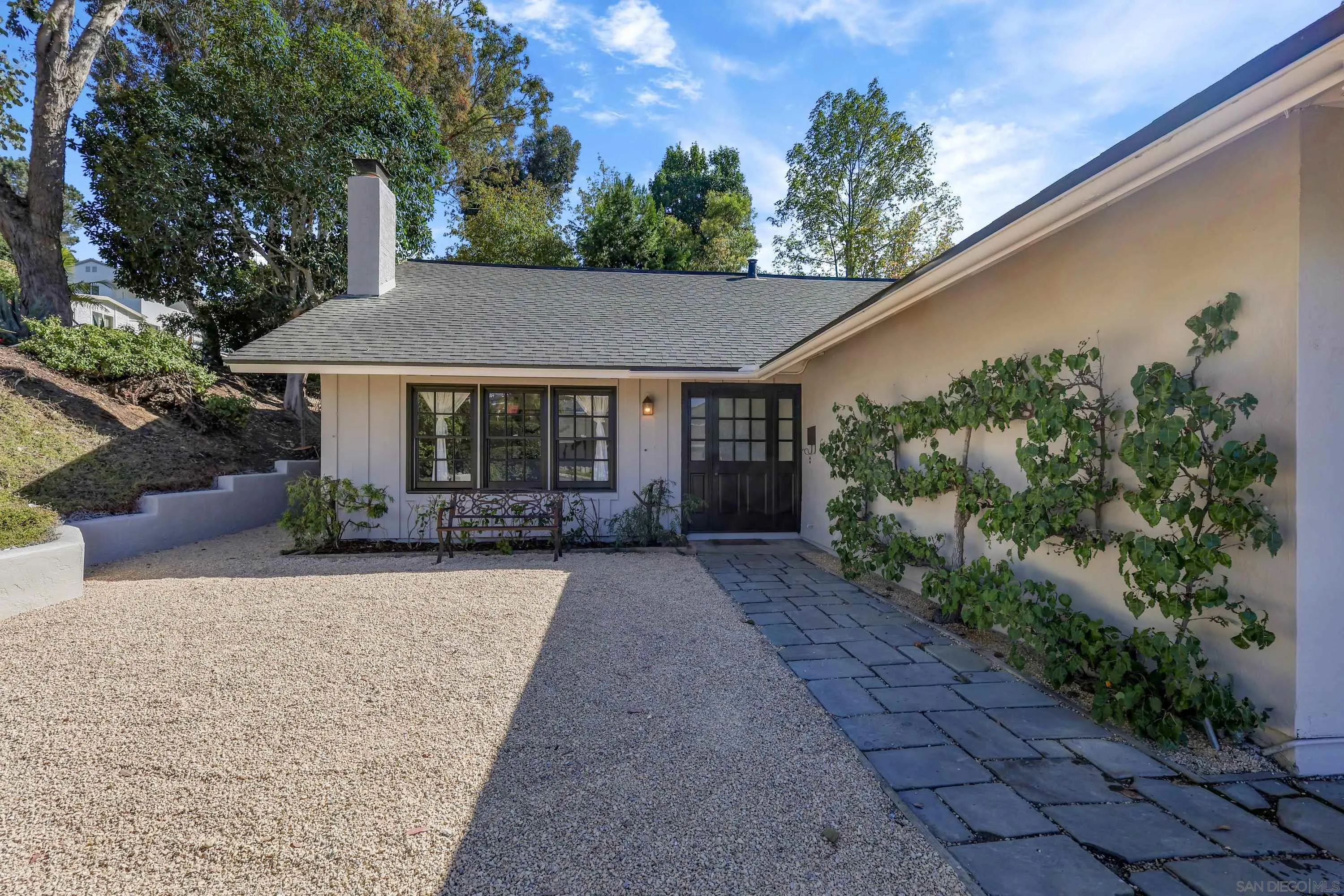 https://cdn.realtyfeed.com/cdn/127/250038846/947f8084b8da6eea12d901e43aef039e.webp