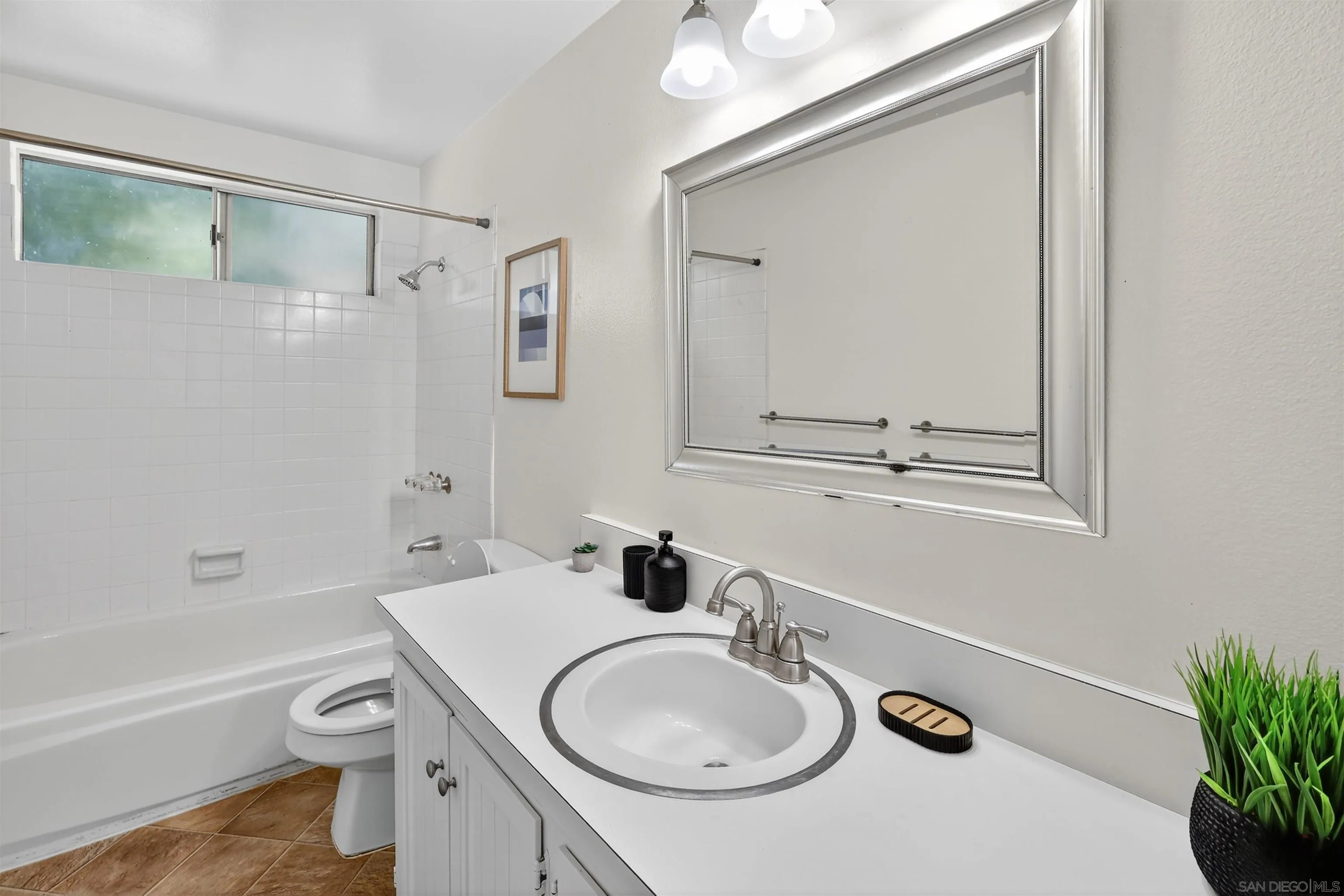 https://cdn.realtyfeed.com/cdn/127/250038846/e7baff22b63946b2835d5b4e98b11b67.webp