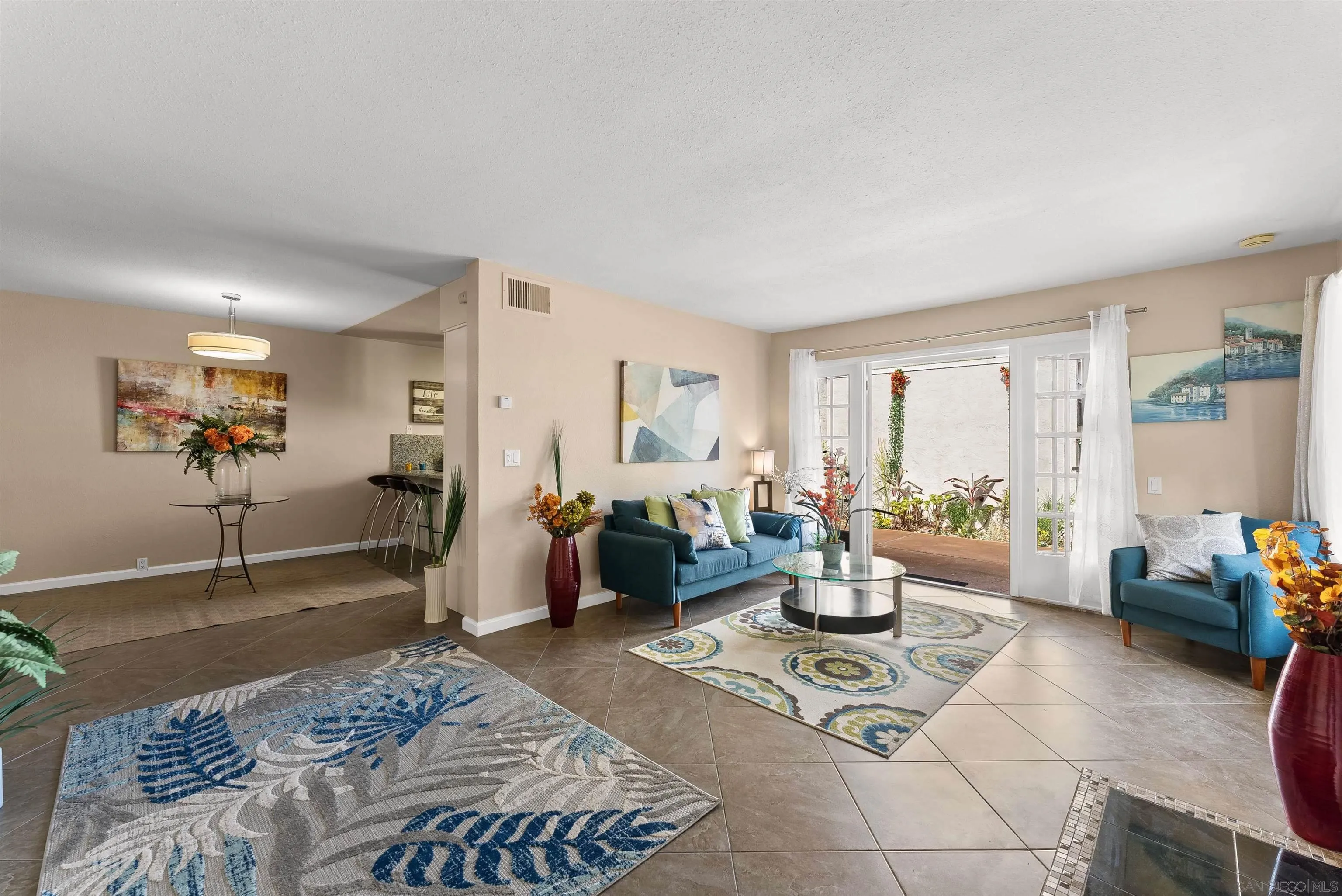 Photo #2: 250038855 Listing 