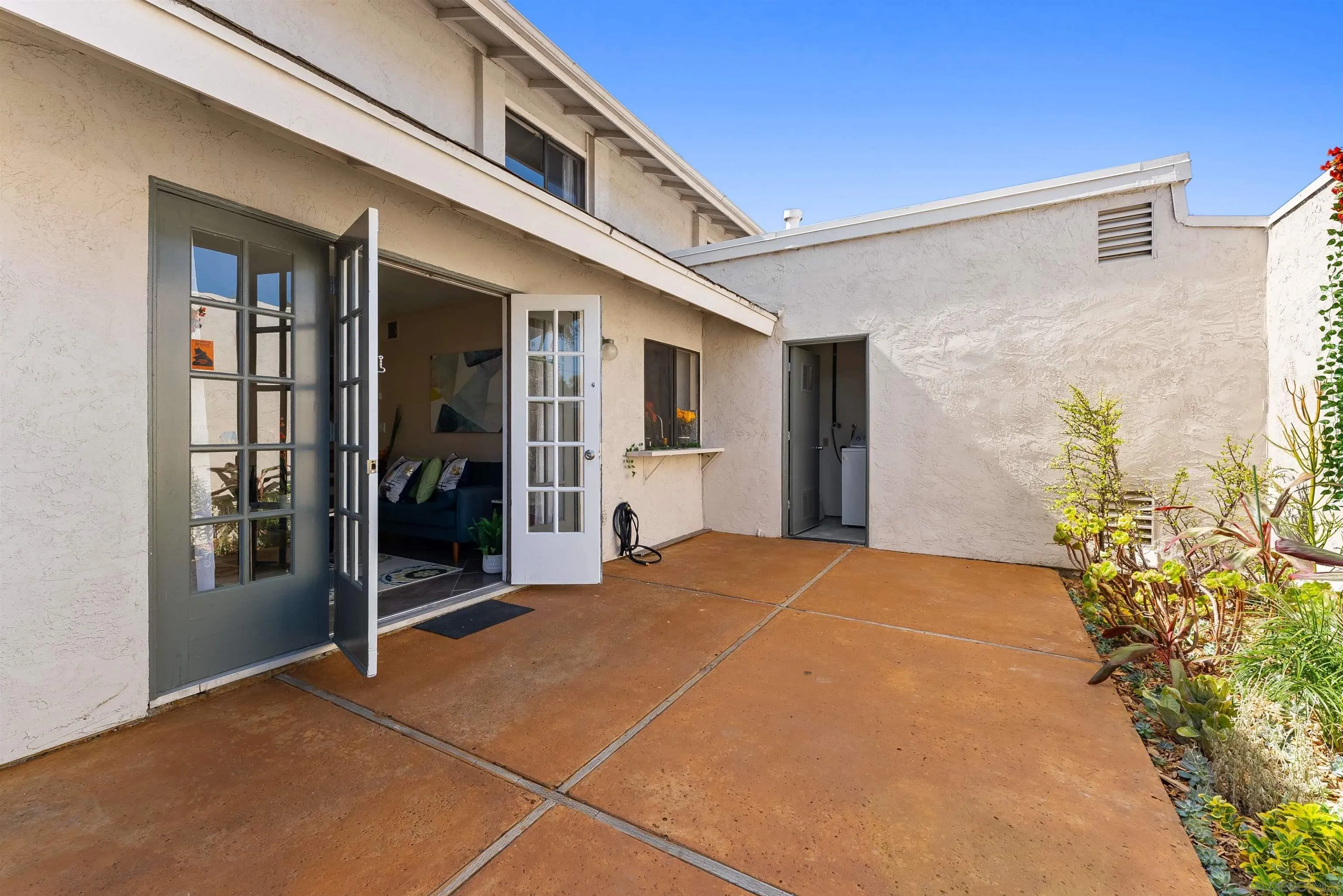 Photo #3: 250038855 Listing: Photo #3