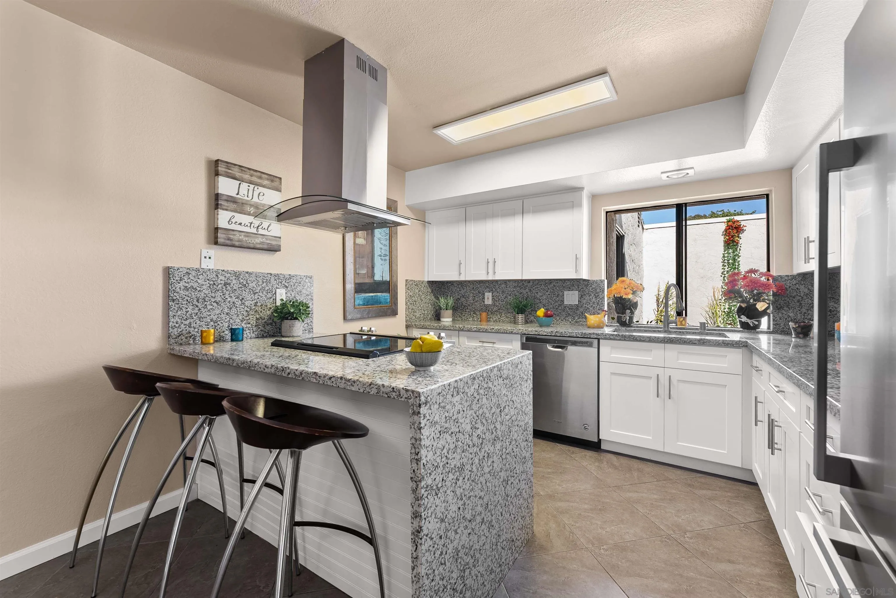 Photo #8: 250038855 Listing: Photo #8