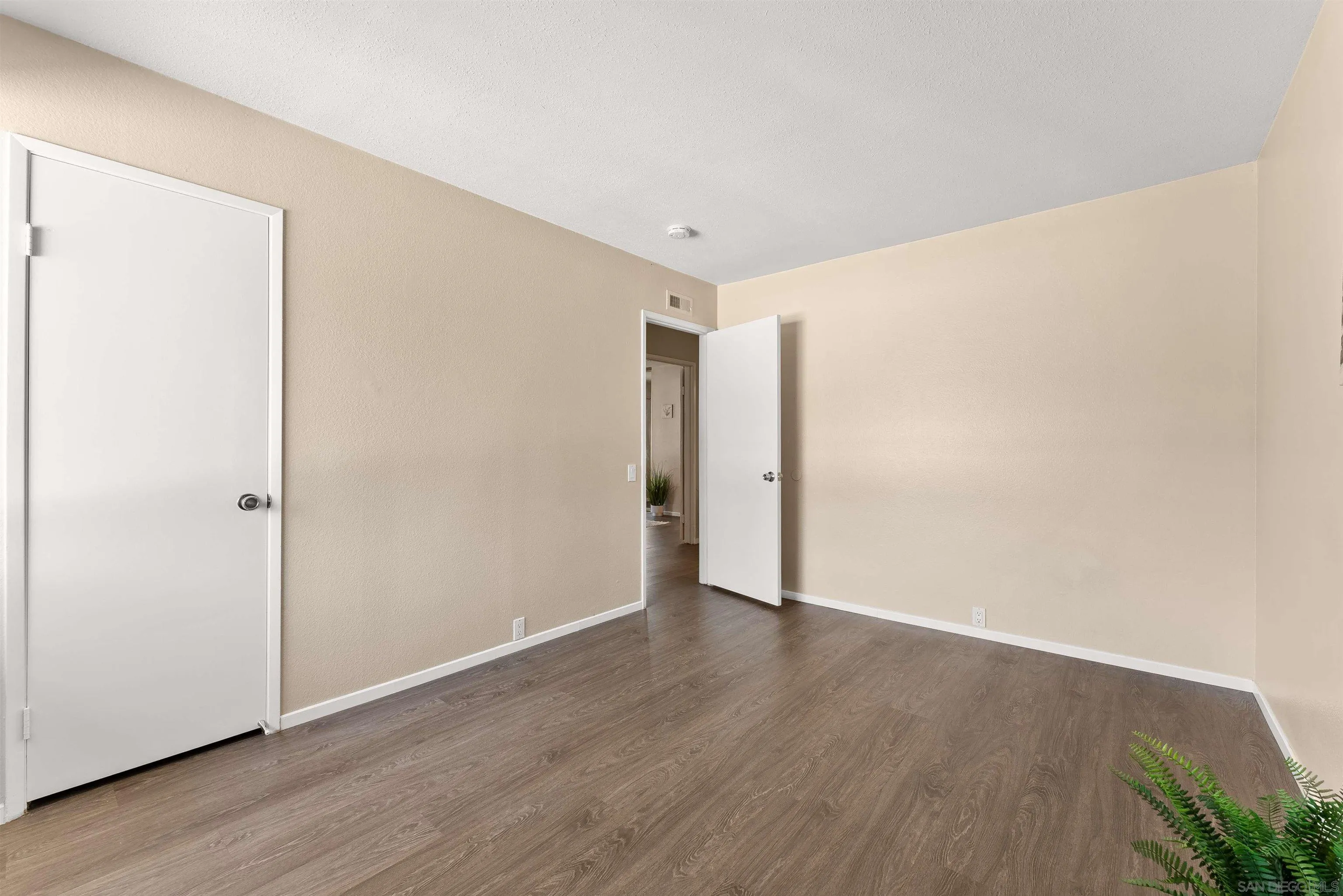 Photo #22: 250038855 Listing: Photo #22