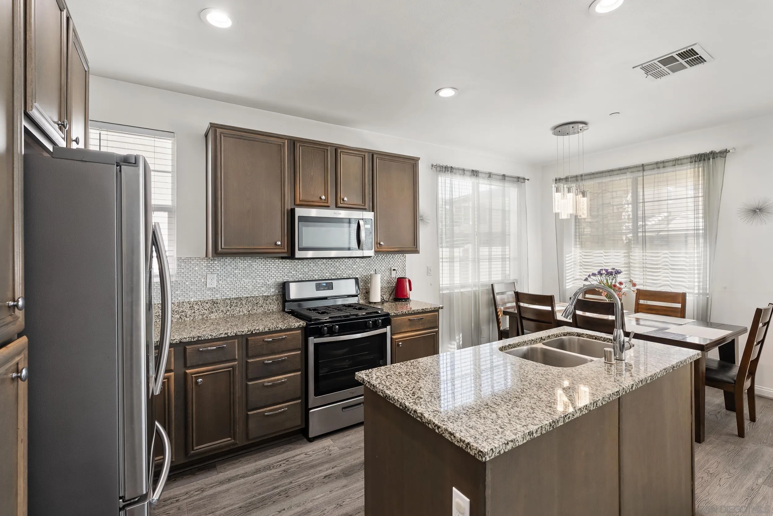 Photo #6: 250038858 Listing 