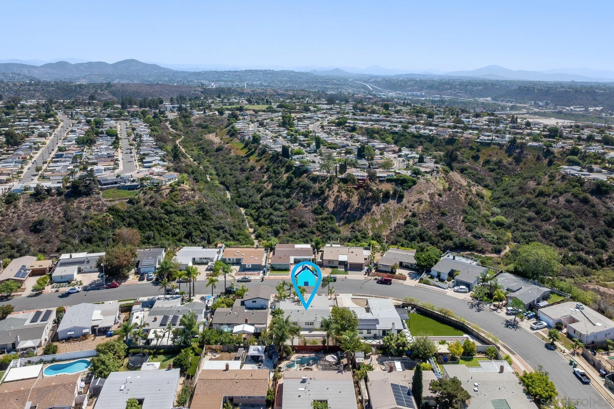 https://cdn.realtyfeed.com/cdn/127/250038859/4fb80f05fdd8484c0f9eb26ddb5bdd2d.webp