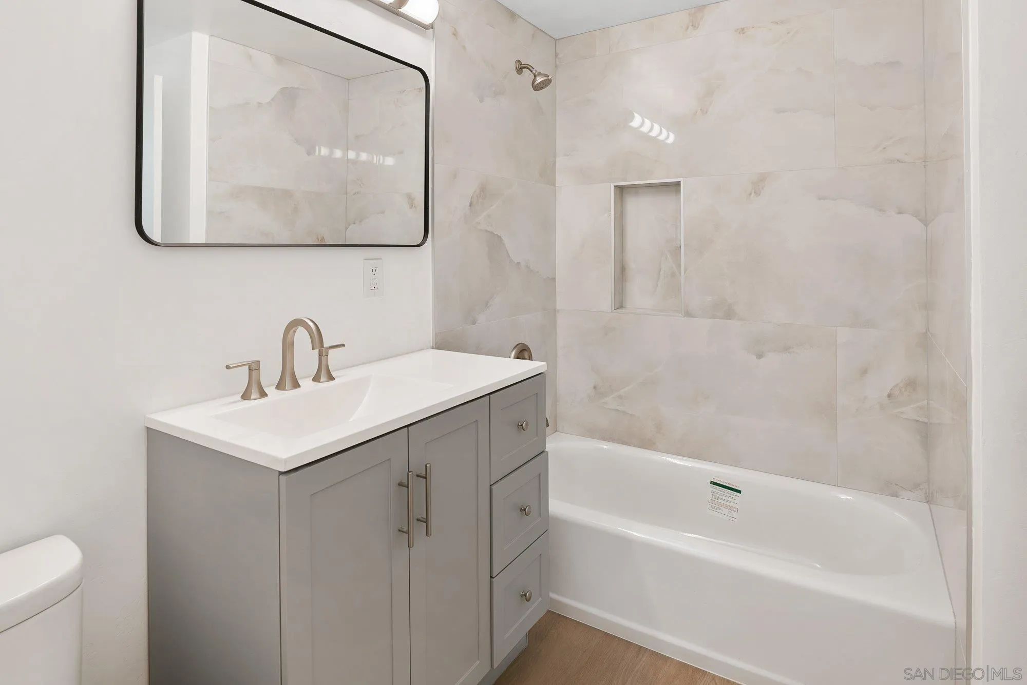 https://cdn.realtyfeed.com/cdn/127/250038859/69cd39ab8204bf8f3b4fa3c3673de32c.webp