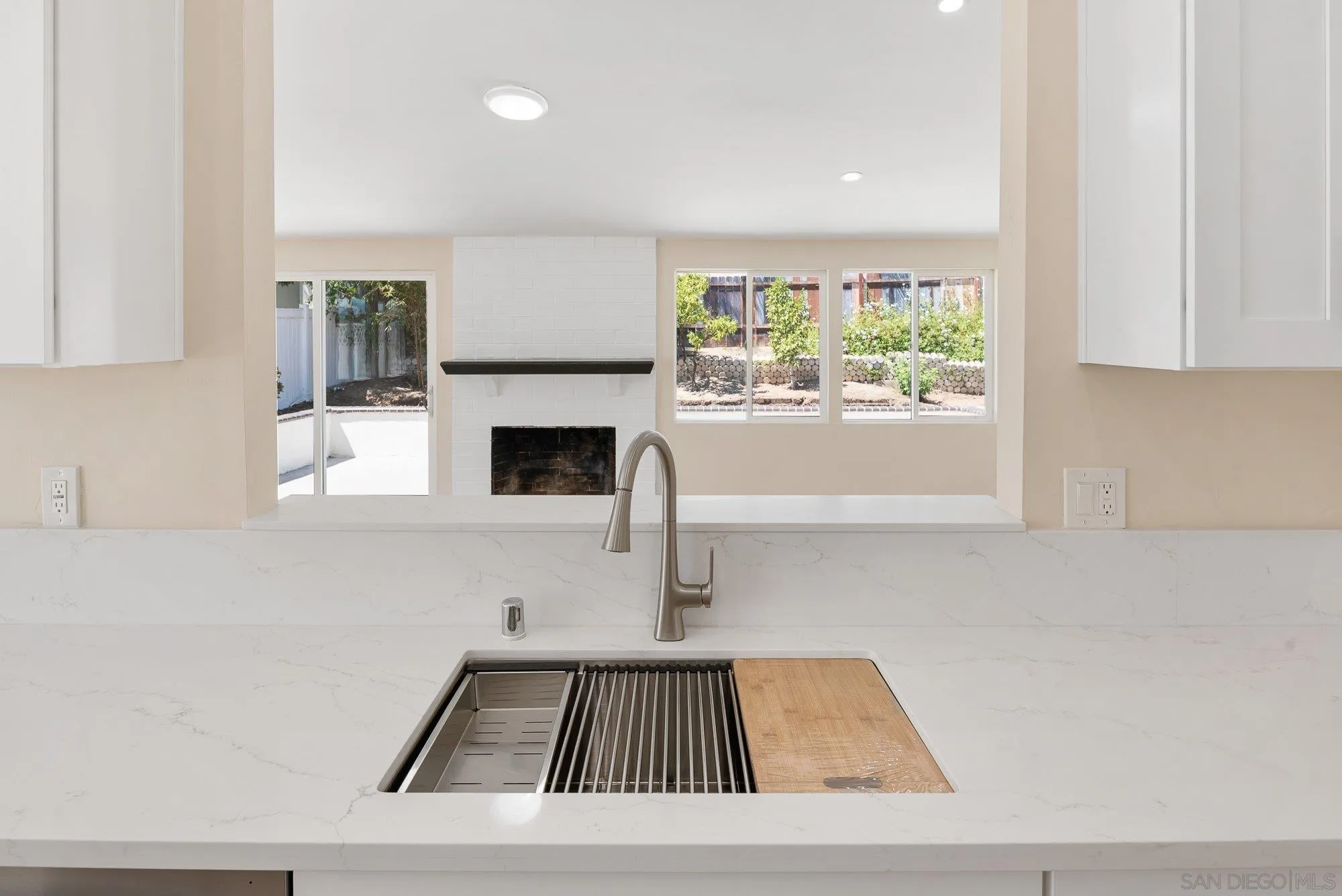 https://cdn.realtyfeed.com/cdn/127/250038859/9acf7d510c03c5b35da994f850415550.webp