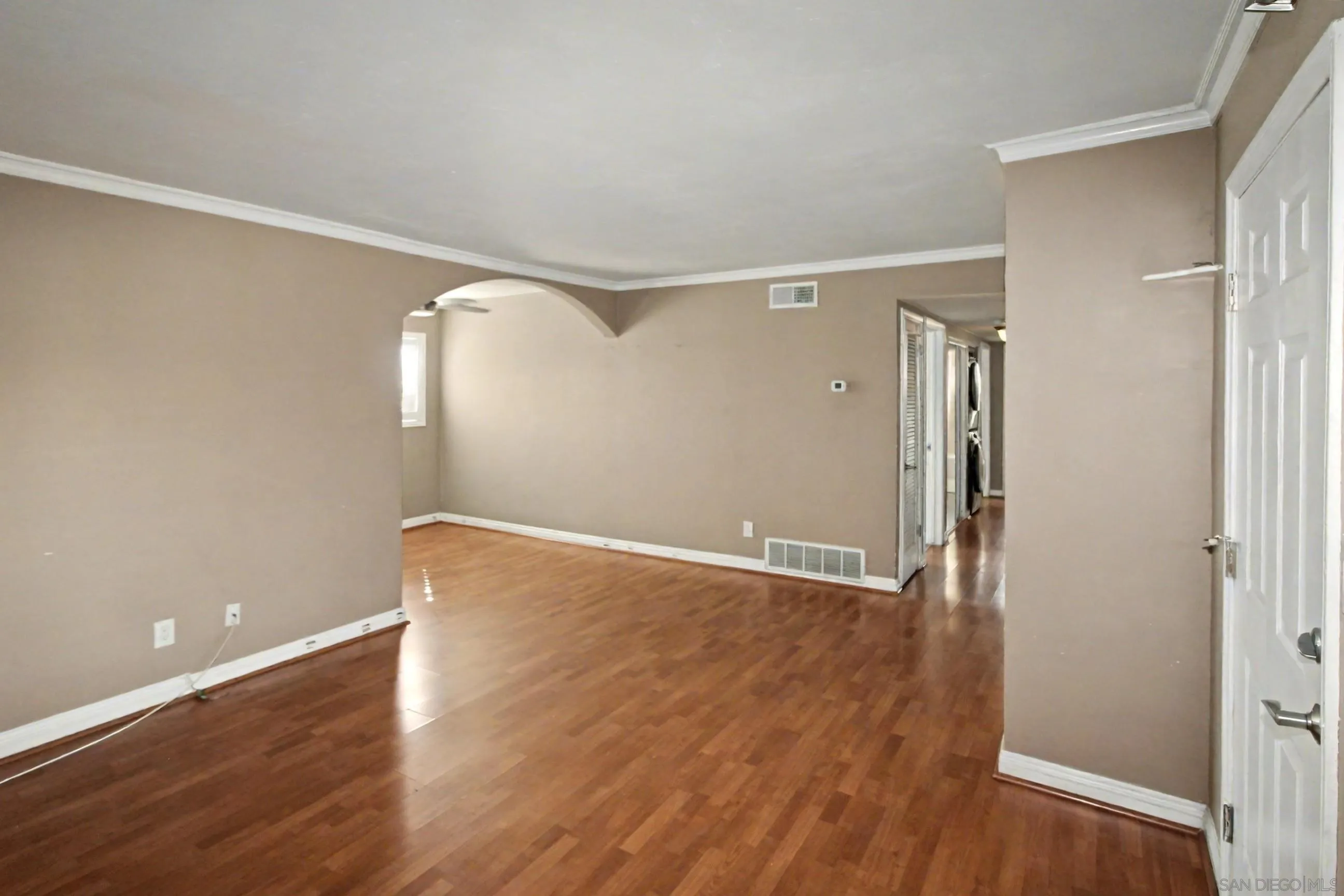 Photo #8: 250038861 Listing: Photo #8