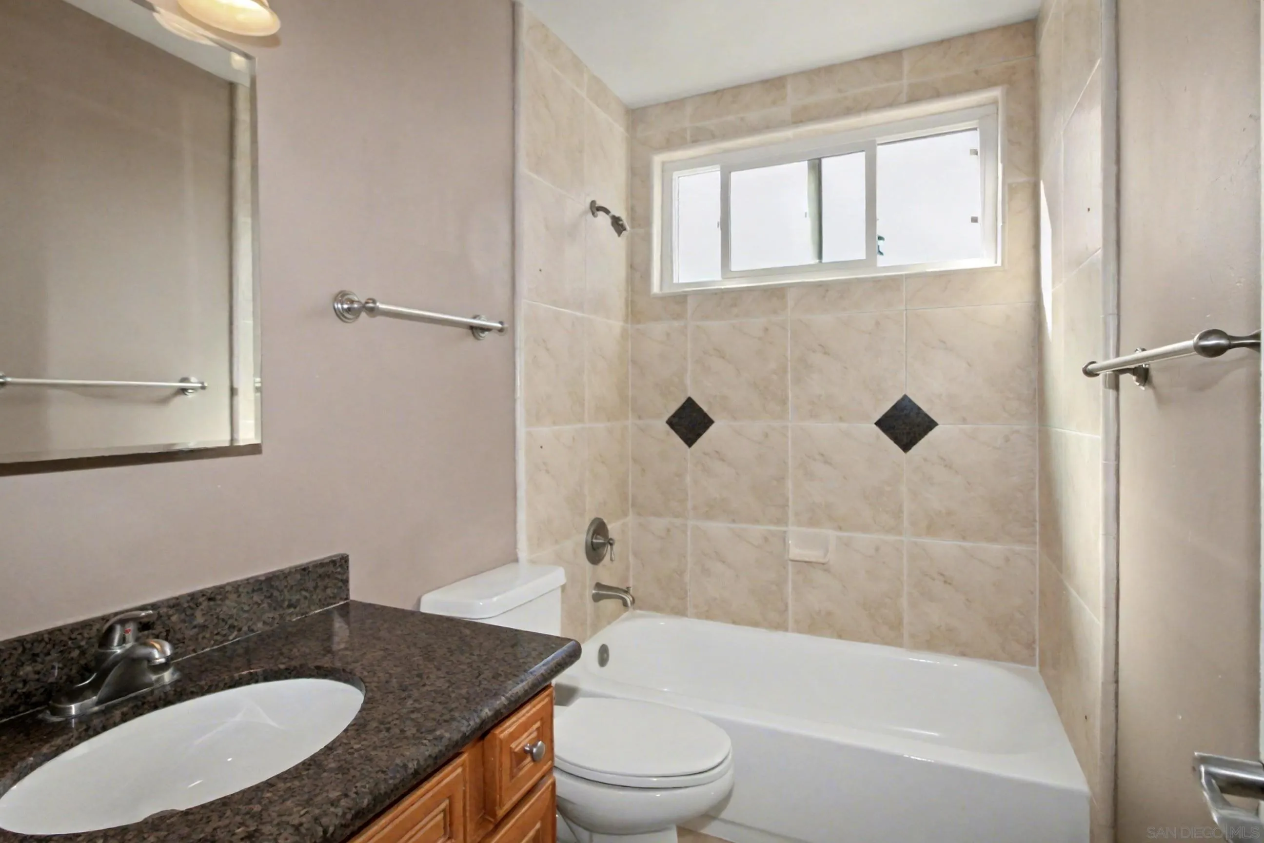 Photo #21: 250038861 Listing: Photo #21