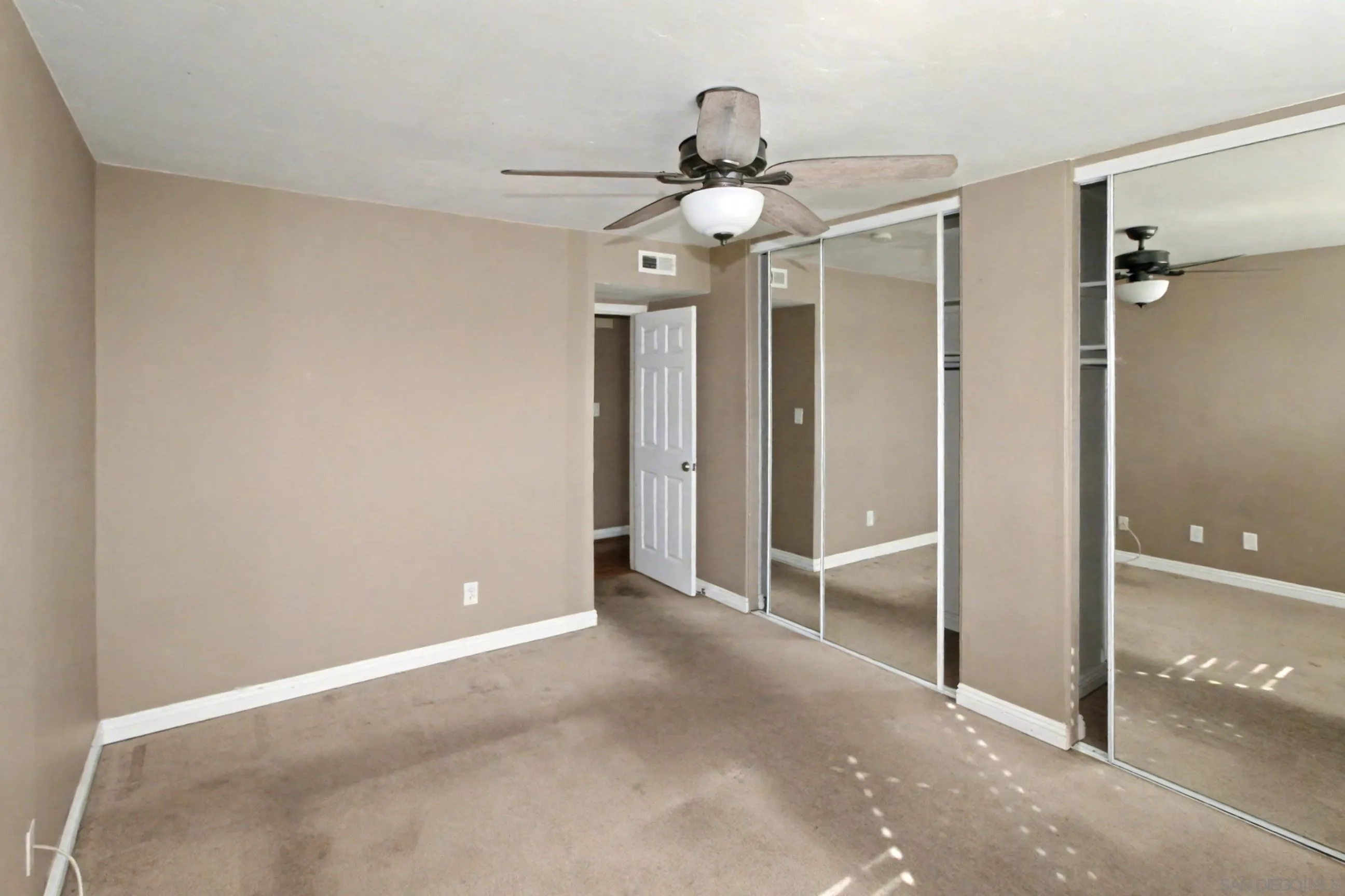 Photo #23: 250038861 Listing: Photo #23