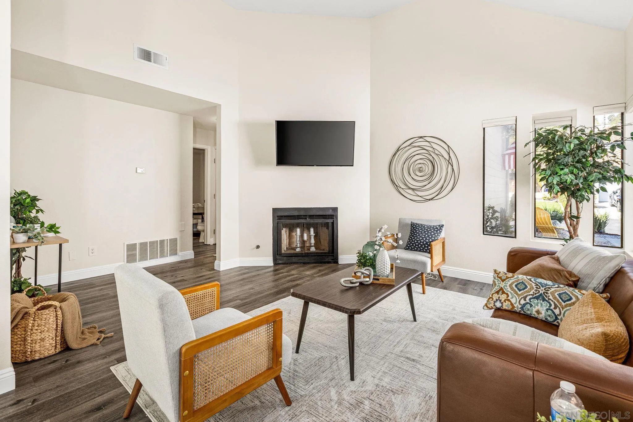 https://cdn.realtyfeed.com/cdn/127/250038868/f85e00f3931b36f0e88c1ed88d98400f.webp