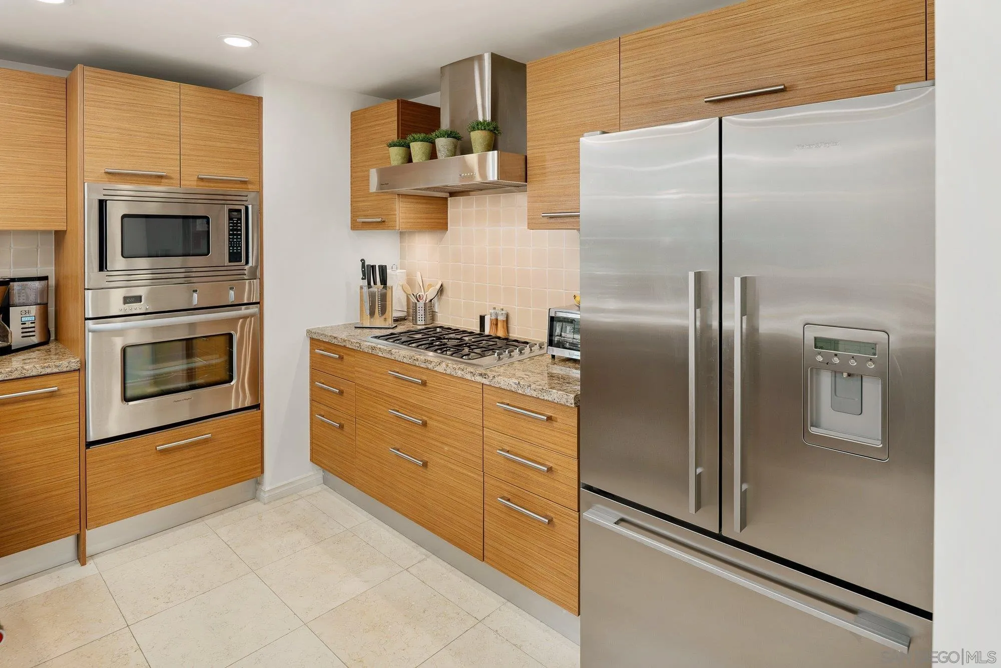 Photo #18: 250038870 Listing: Photo #18