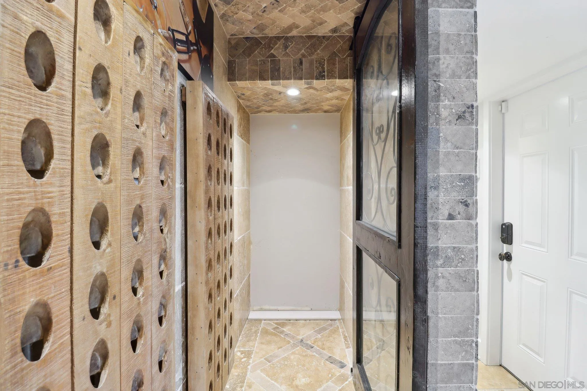 https://cdn.realtyfeed.com/cdn/127/250038872/425871d477e857a7d35221e97bf5f8a1.webp