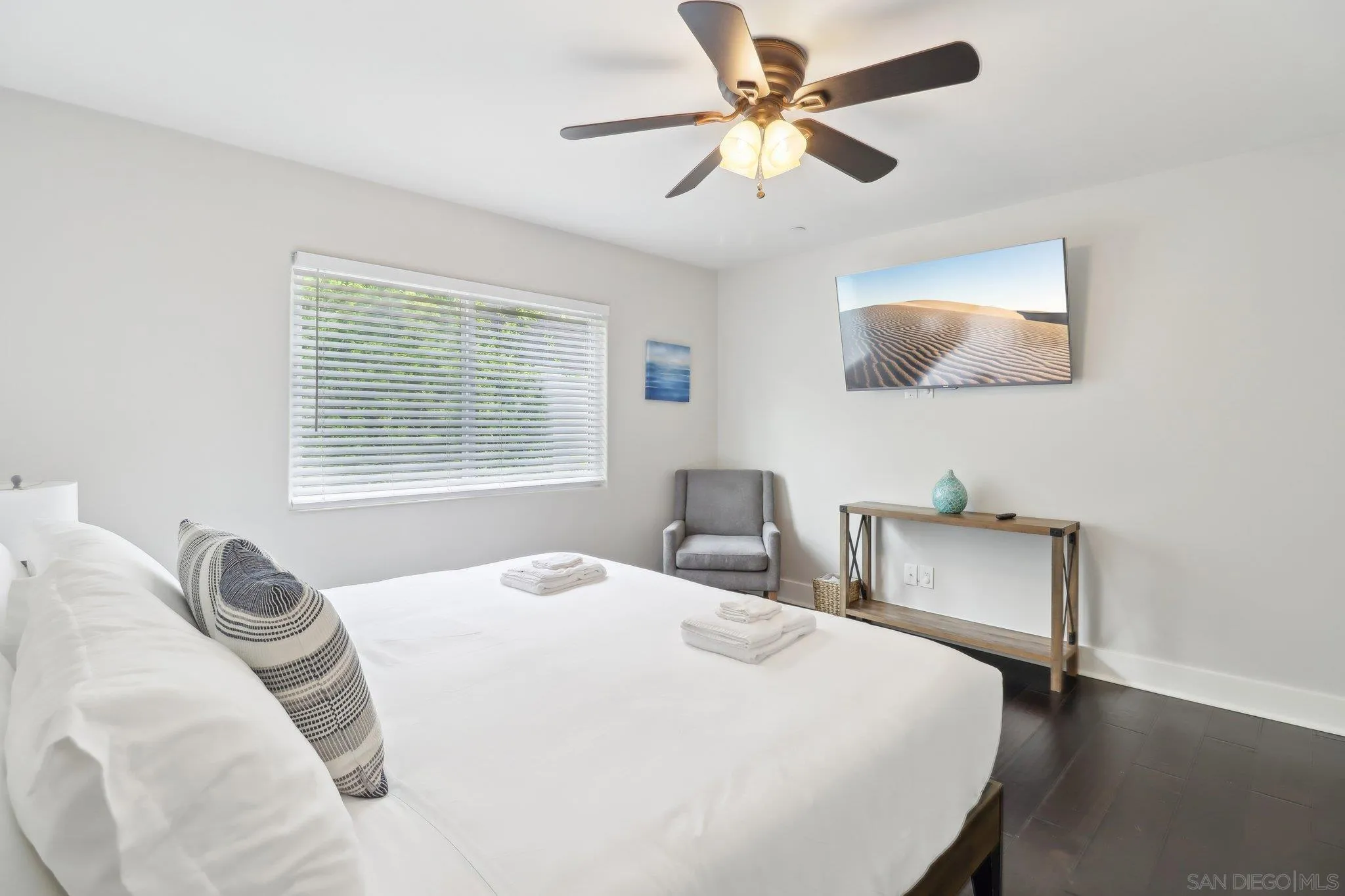 https://cdn.realtyfeed.com/cdn/127/250038872/4d142db795eb034d85d82e66b32affd6.webp