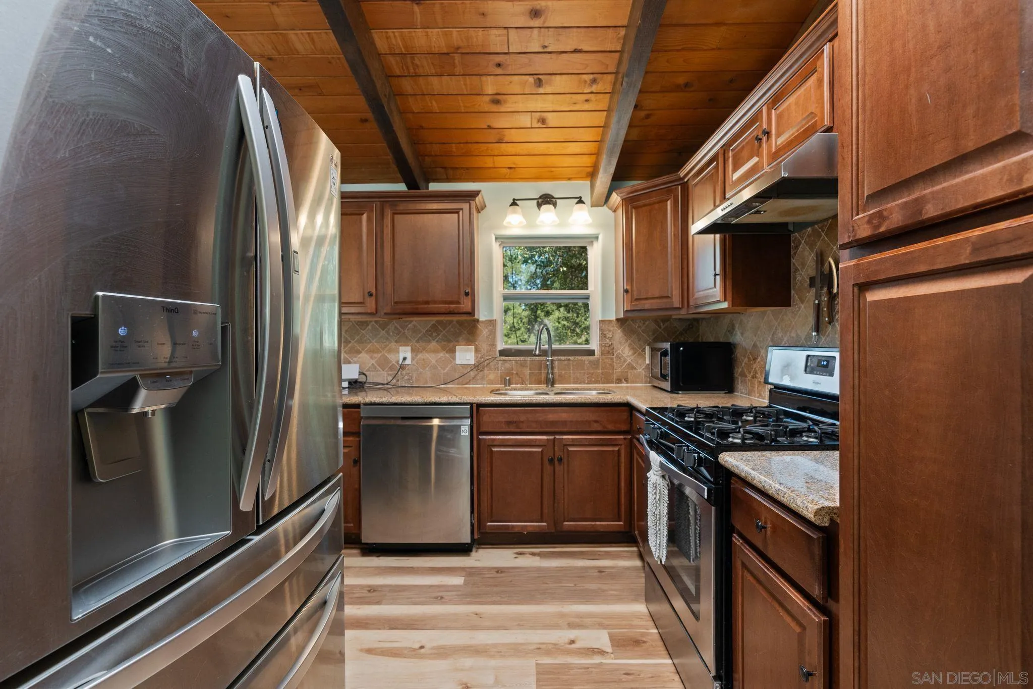 https://cdn.realtyfeed.com/cdn/127/250038873/50473677e6bd19ca2594d2abee6475f0.webp