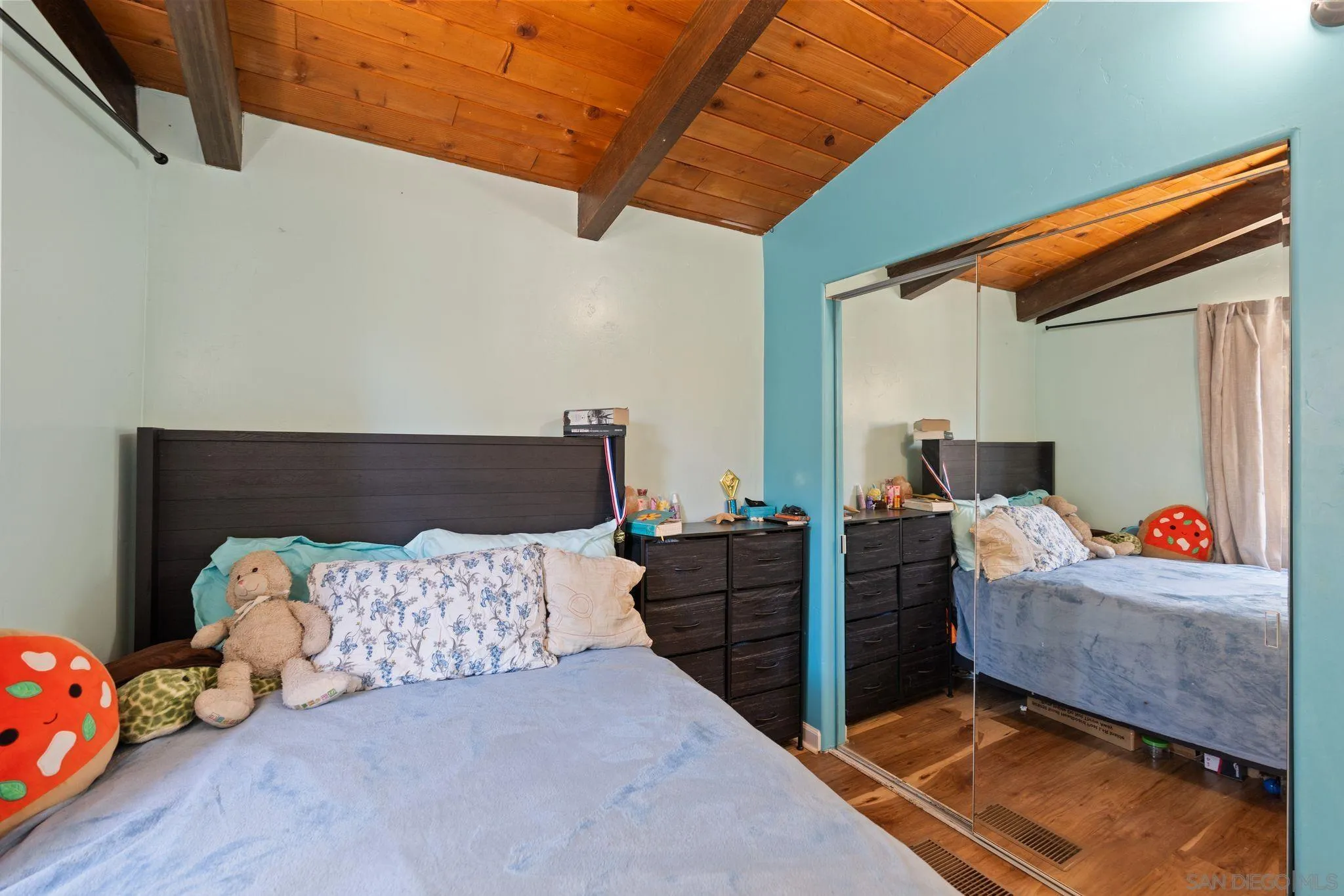 https://cdn.realtyfeed.com/cdn/127/250038873/5b6c518b20b156bdc377f6510f2a055f.webp