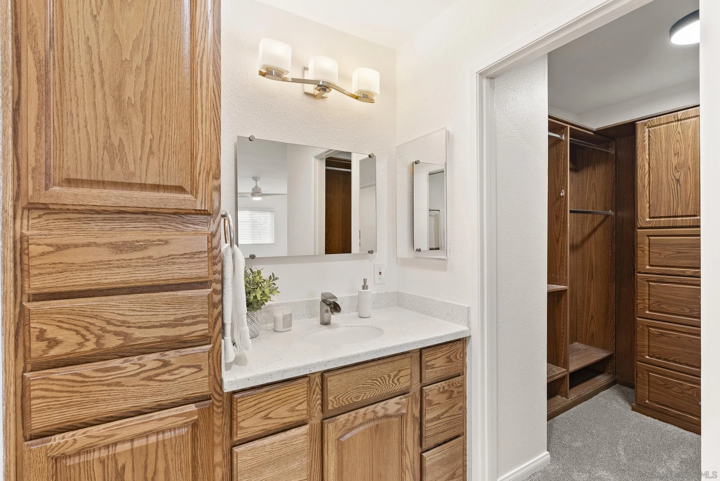 https://cdn.realtyfeed.com/cdn/127/250038874/a9ccc8884fae80c38aeab4676c8d2d18.webp