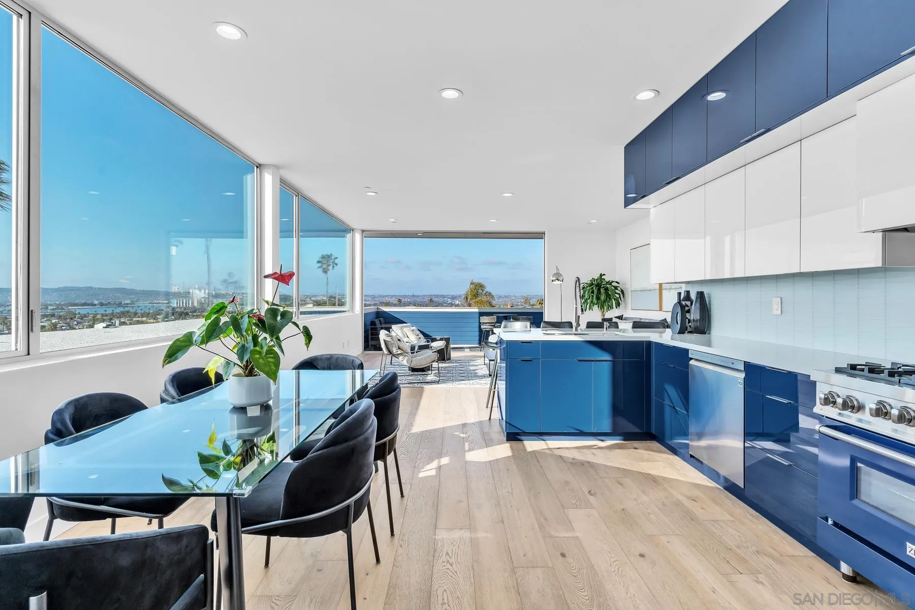 https://cdn.realtyfeed.com/cdn/127/250038875/10a578df3d684934e85ec7ab5f6c39f1.webp