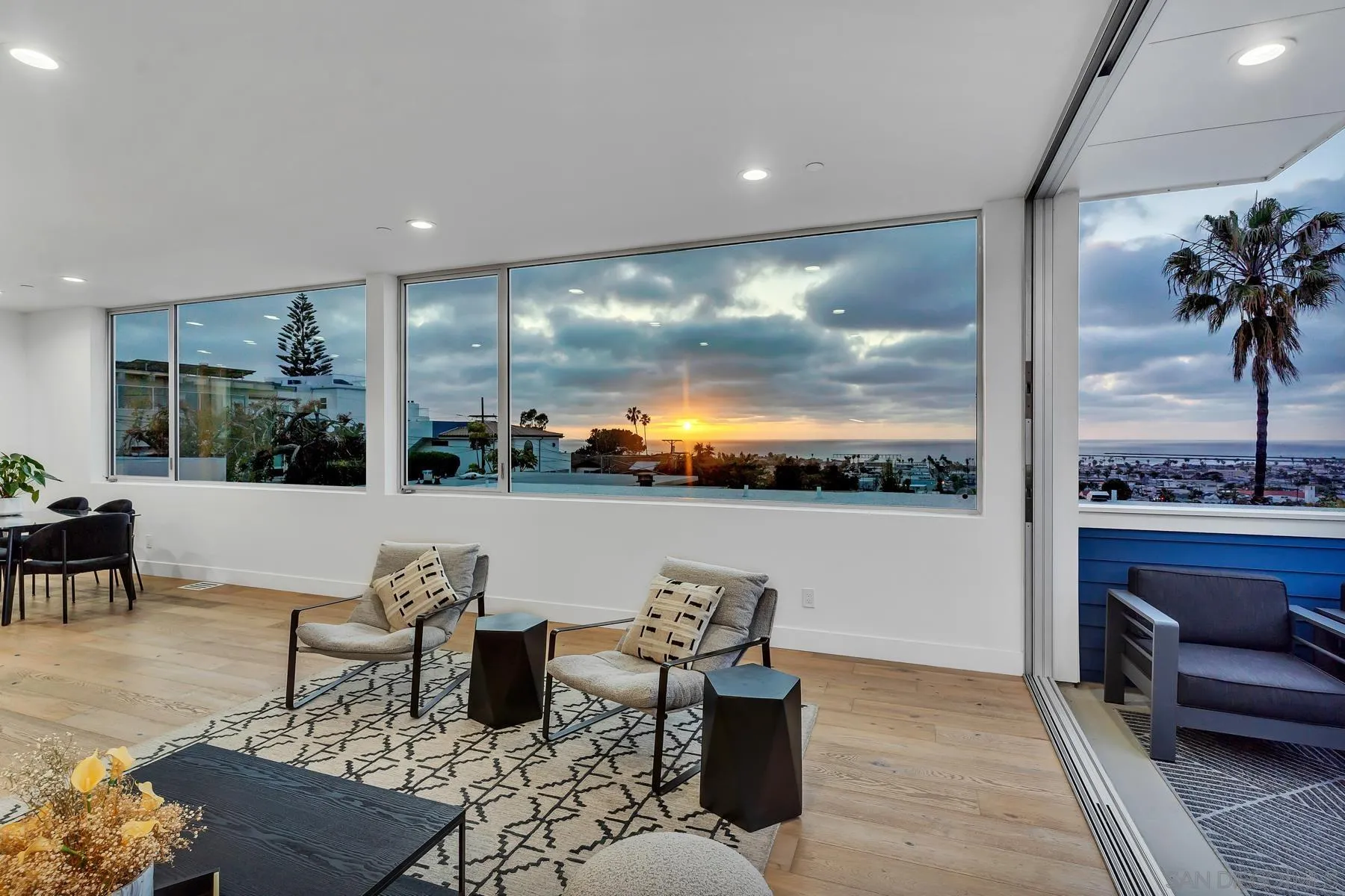 https://cdn.realtyfeed.com/cdn/127/250038875/14b61a9bfc7d21c86cd2217fc002f53e.webp