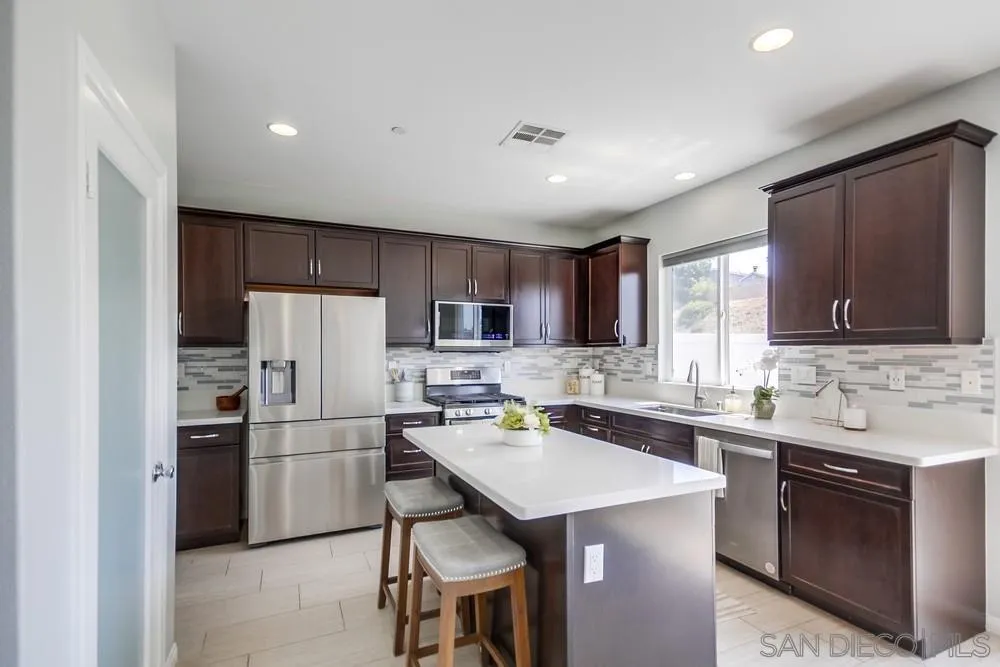 https://cdn.realtyfeed.com/cdn/127/250038887/3a12f51e3a9d3cf9ffbc2a602db4cbf9.webp