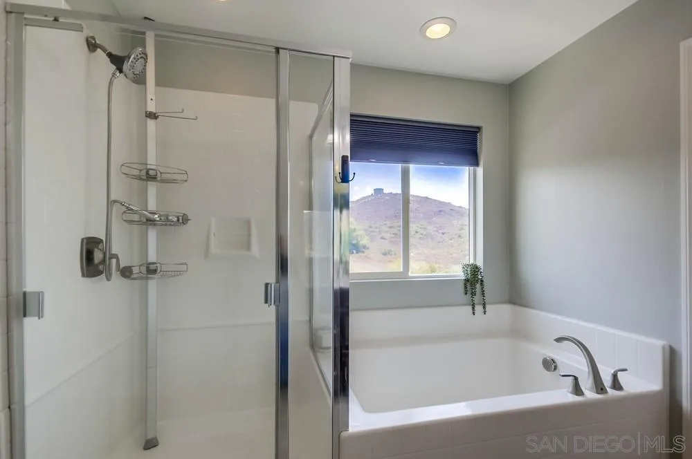 https://cdn.realtyfeed.com/cdn/127/250038887/9de5fc4beed262e9a8bcd077d0df4f28.webp