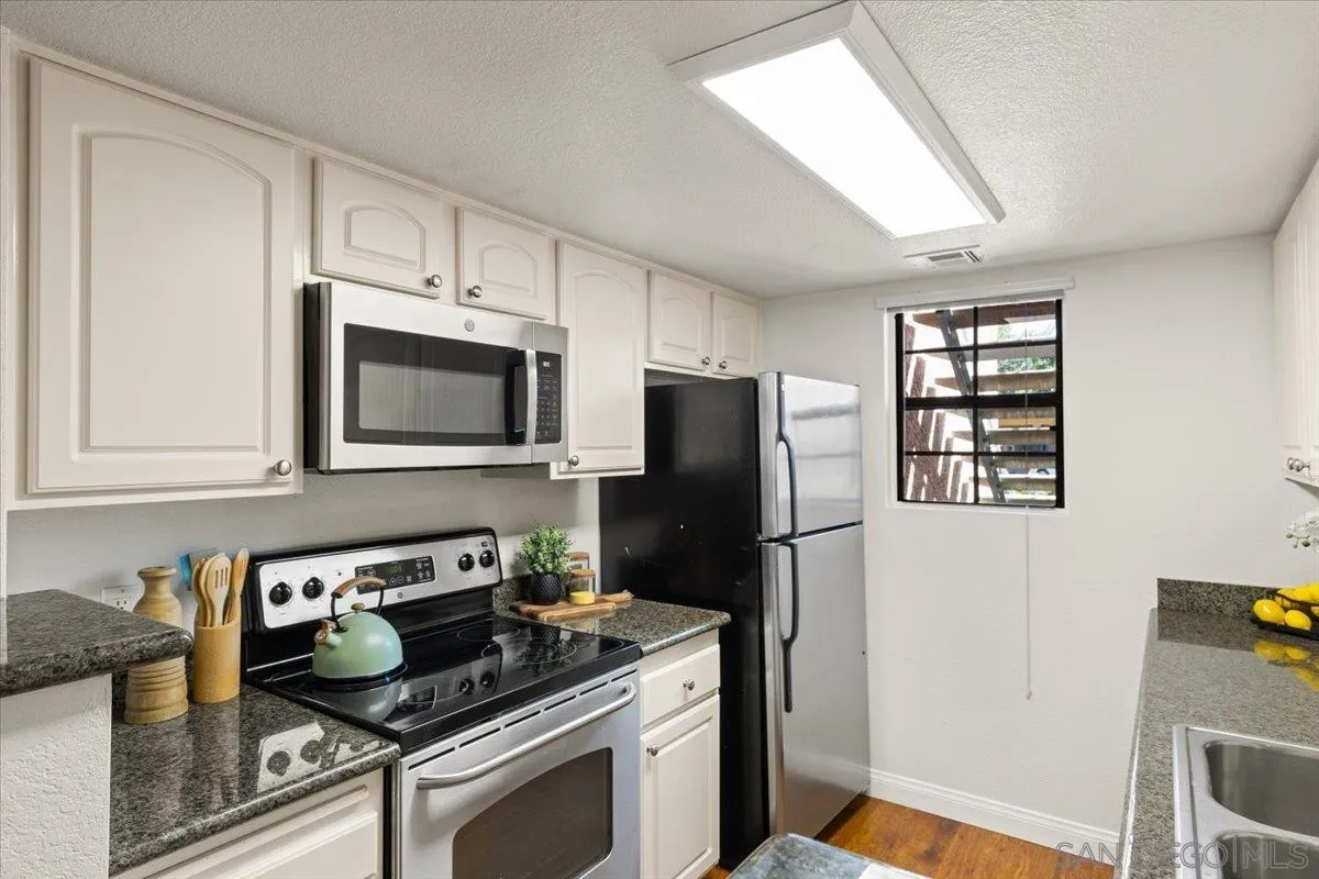Photo #3: 250038888 Listing 