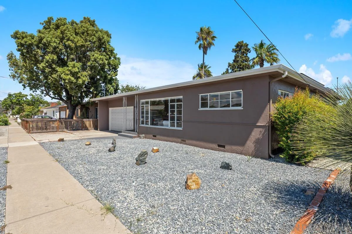 https://cdn.realtyfeed.com/cdn/127/250038890/1e98a95422dc2805477a6ac11771f45a.webp