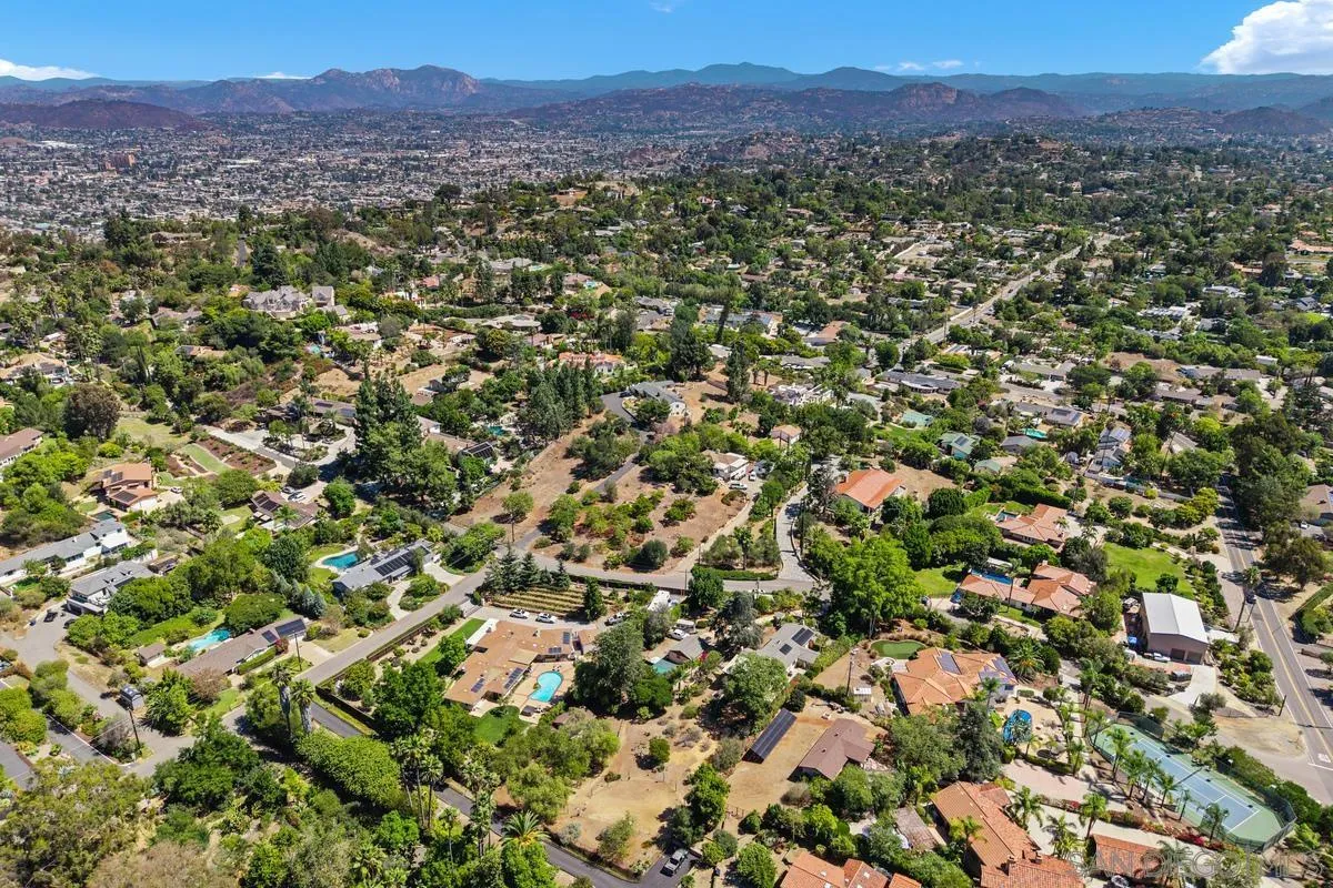 https://cdn.realtyfeed.com/cdn/127/250038892/2c489dcc0beb8107f6a6a1fa451ac704.webp