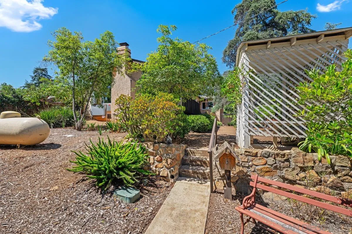 https://cdn.realtyfeed.com/cdn/127/250038892/4b12b77a4c7a69efa5865c4ef9c76aaa.webp