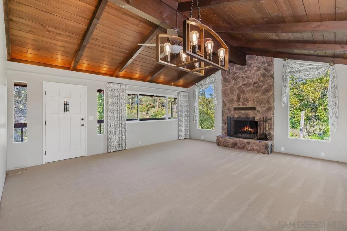 https://cdn.realtyfeed.com/cdn/127/250038892/75014d5b4c4781cf60176f5e590a788b.webp