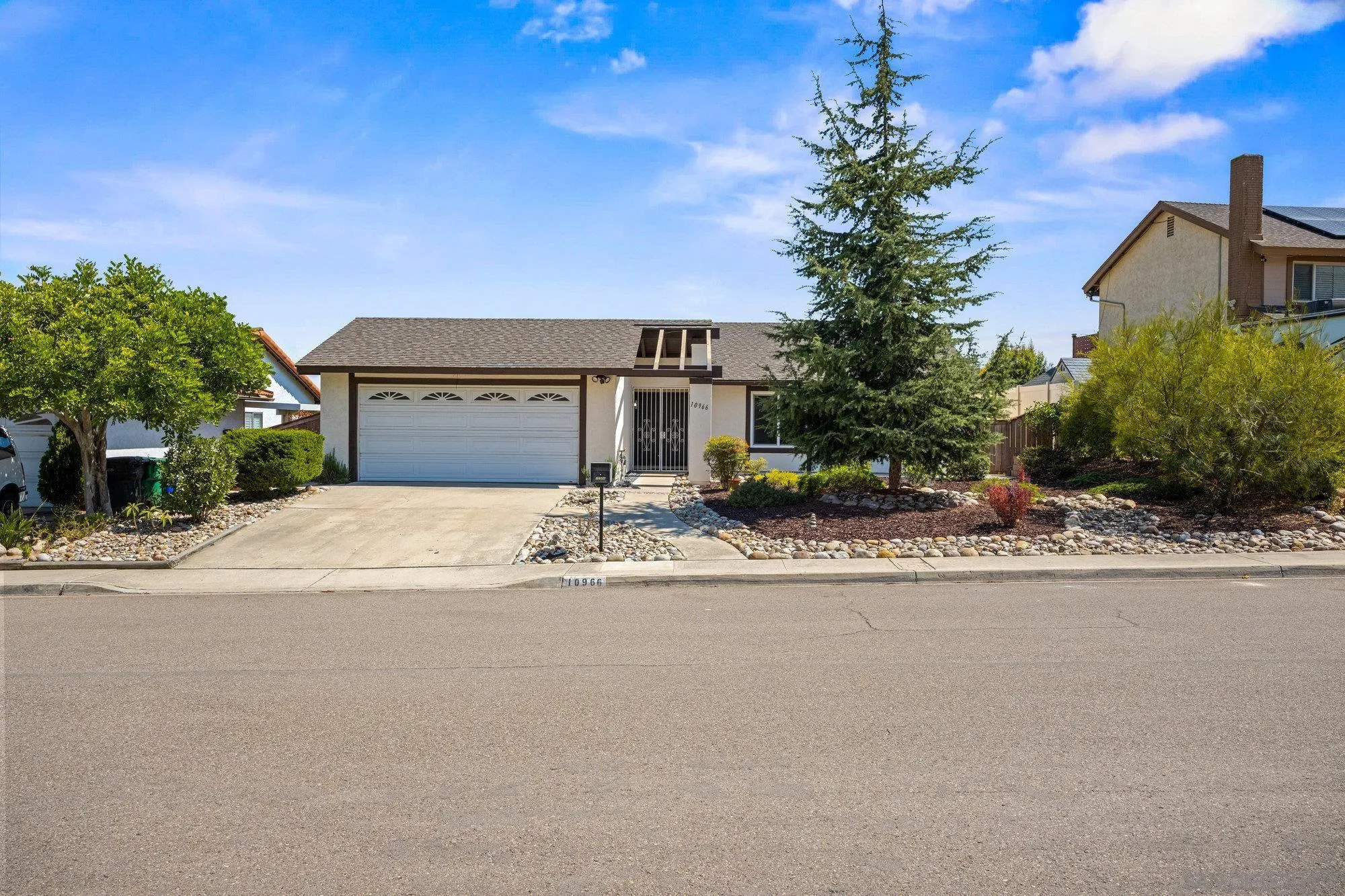 https://cdn.realtyfeed.com/cdn/127/250038896/fe26a2394bb75463f39da26f0a70d3f6.webp