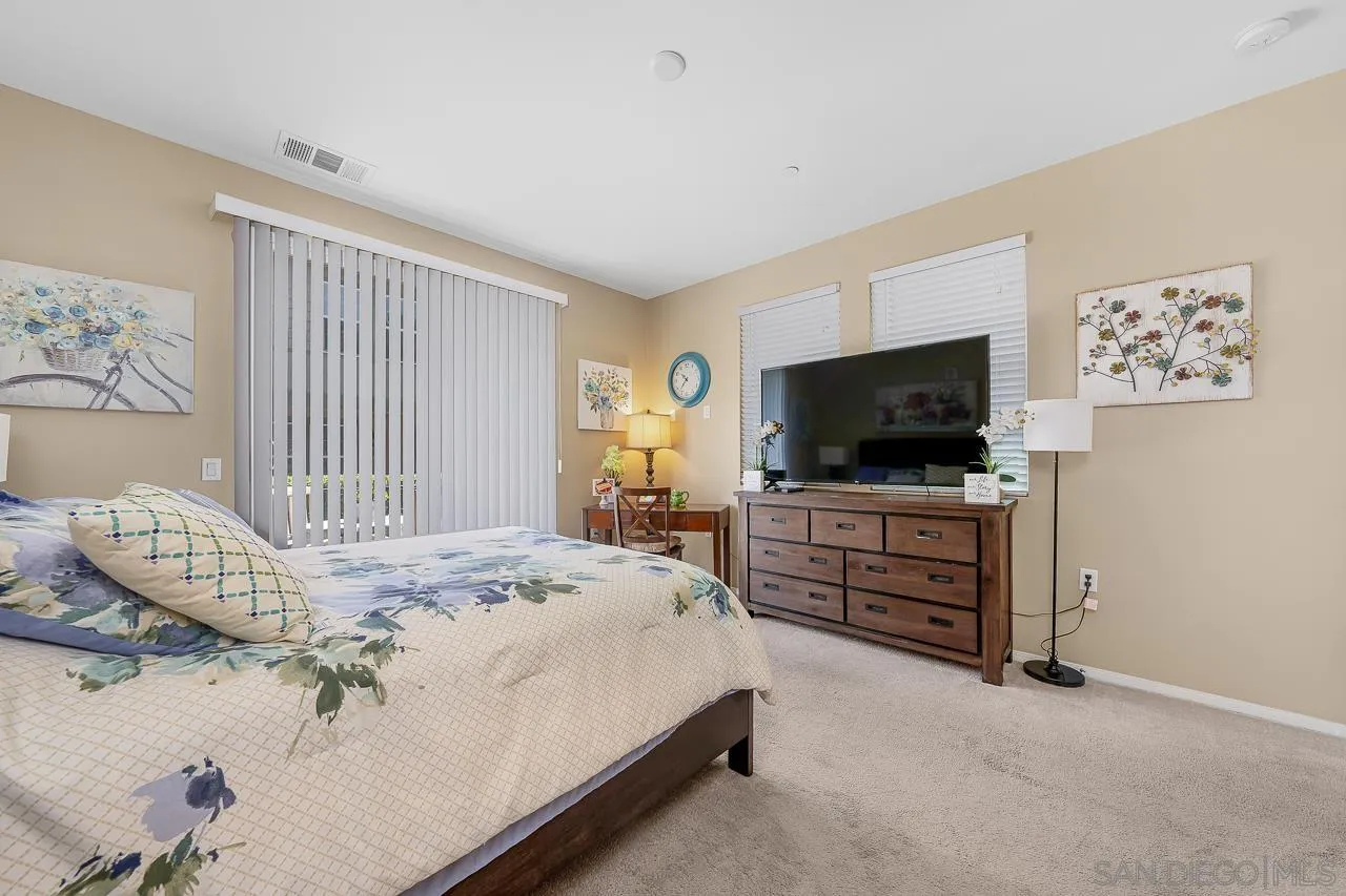 Photo #3: 250038897 Listing 