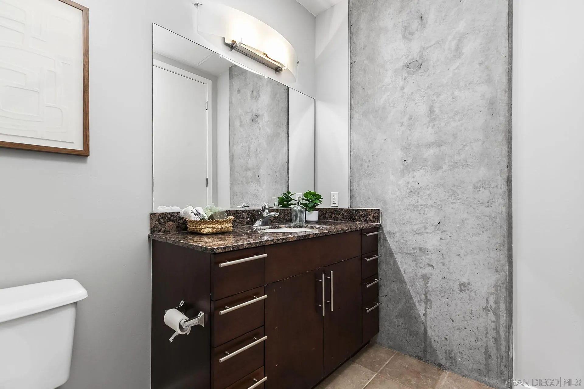 https://cdn.realtyfeed.com/cdn/127/250038898/b8d0339e0fc8fe995d2cc9b0d92f1cde.webp